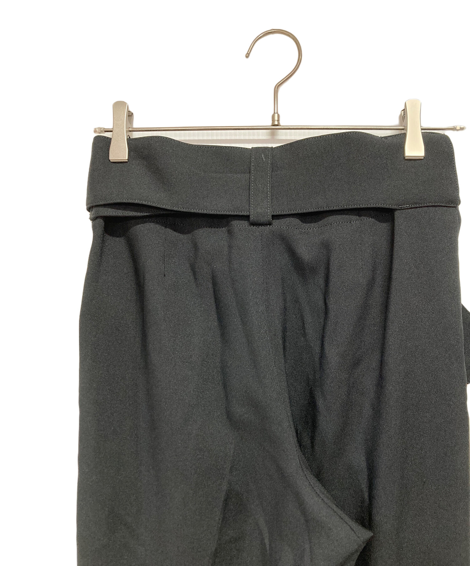 中古・古着通販】HYKE (ハイク) ベルテッドスラックスパンツ ブラック