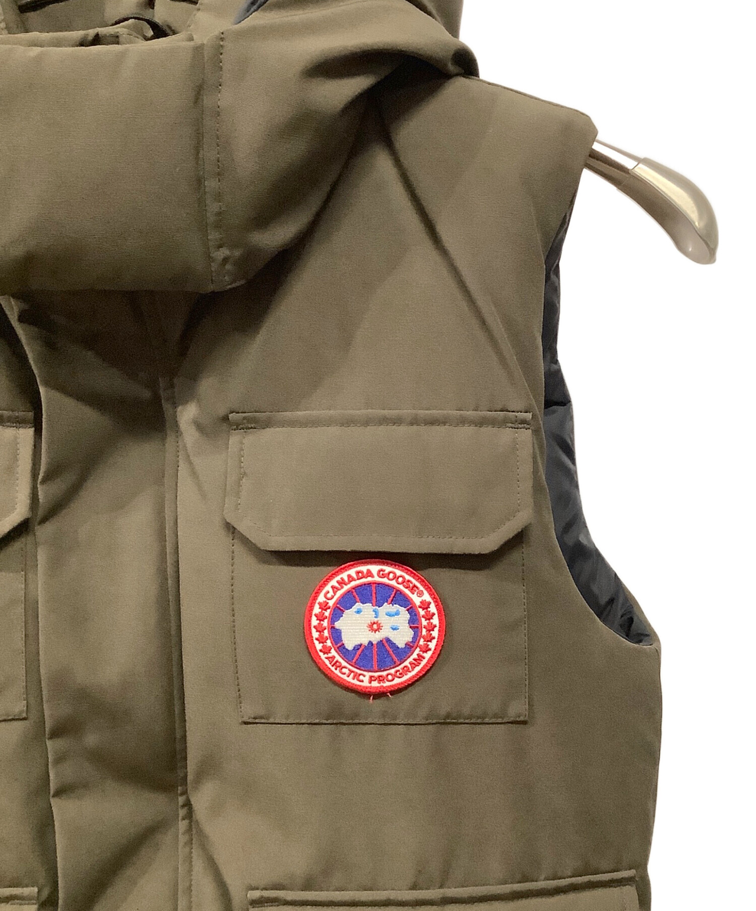 中古・古着通販】CANADA GOOSE (カナダグース) ダウンベスト オリーブ 中古・古着通販】CANADA GOOSE (カナダグース) ダウンベスト オリーブ