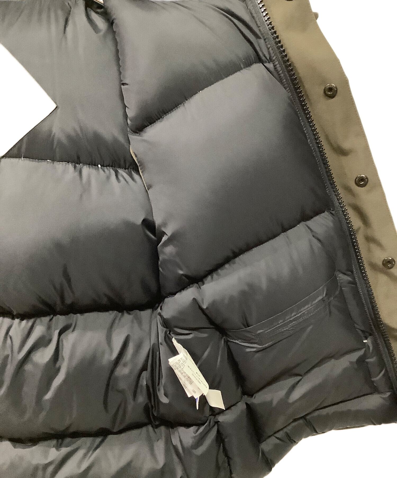 中古・古着通販】CANADA GOOSE (カナダグース) ダウンベスト オリーブ
