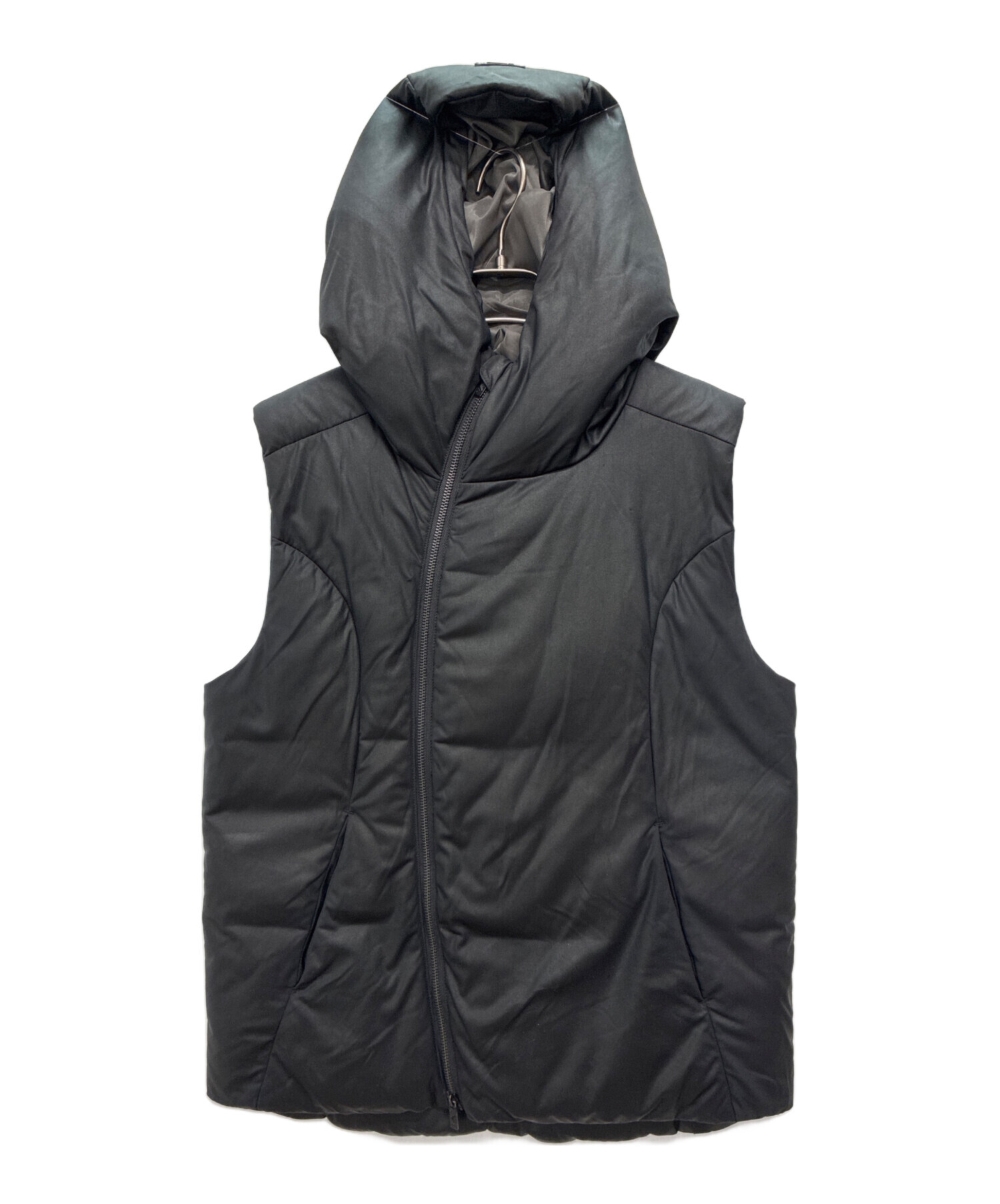 EMPORIO ARMANI ブラック フード付きベスト 極美品☆EMPORIO ARMANI