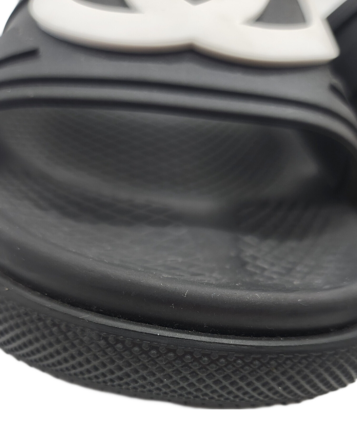 中古・古着通販】GUCCI (グッチ) シャワーサンダル ブラック サイズ