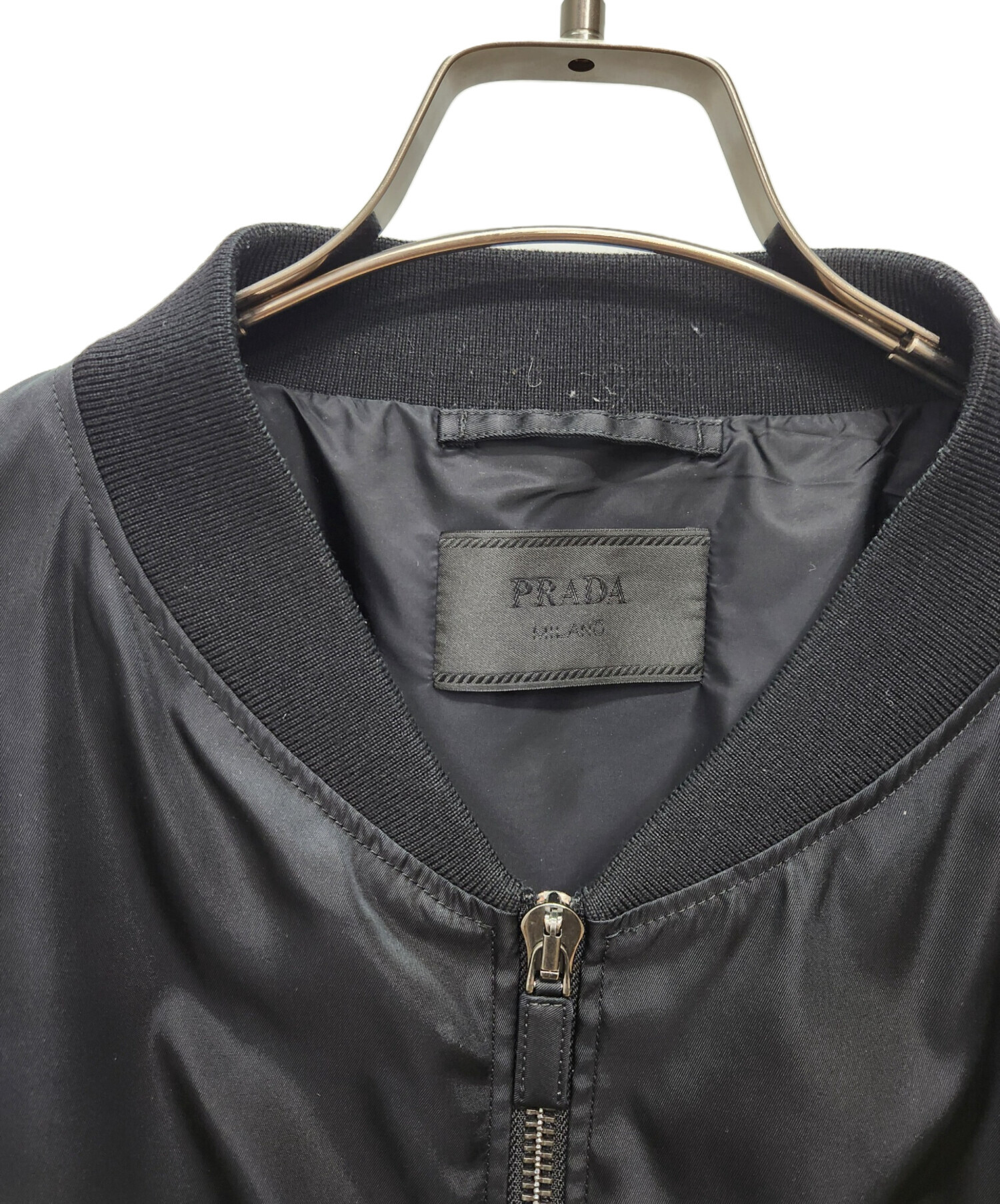 【新品未使用】PRADA プラダ ボンバージャケット ブルゾンサイズ52ブラック 中古・古着通販】PRADA (プラダ) Re-Nylon ボンバージャケットブルゾン