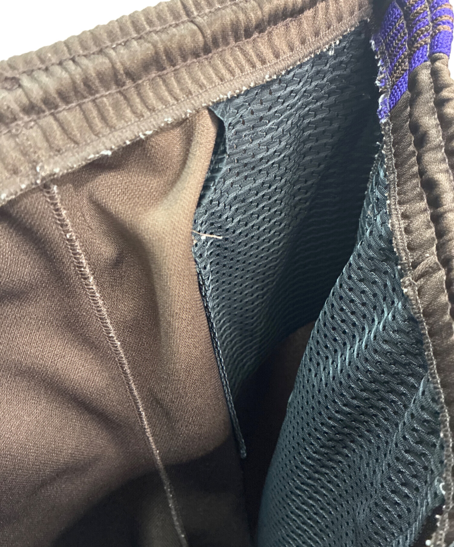 【美品】Needles LQ405 トラックパンツ　ブラウン×パープル XS 中古・古着通販】Needles (ニードルズ) ナロートラックパンツ ブラウン