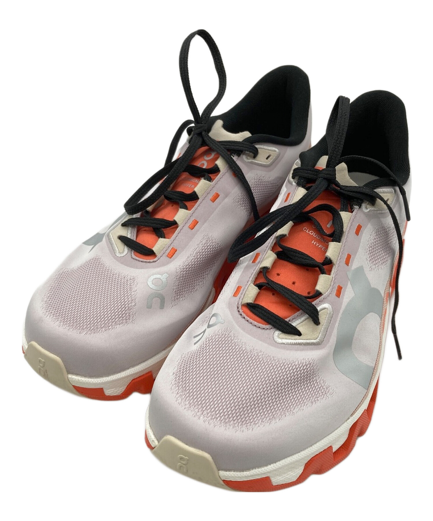 中古・古着通販】on (オン) ランニングシューズ ホワイト 中古・古着通販】on (オン) ランニングシューズ ホワイト