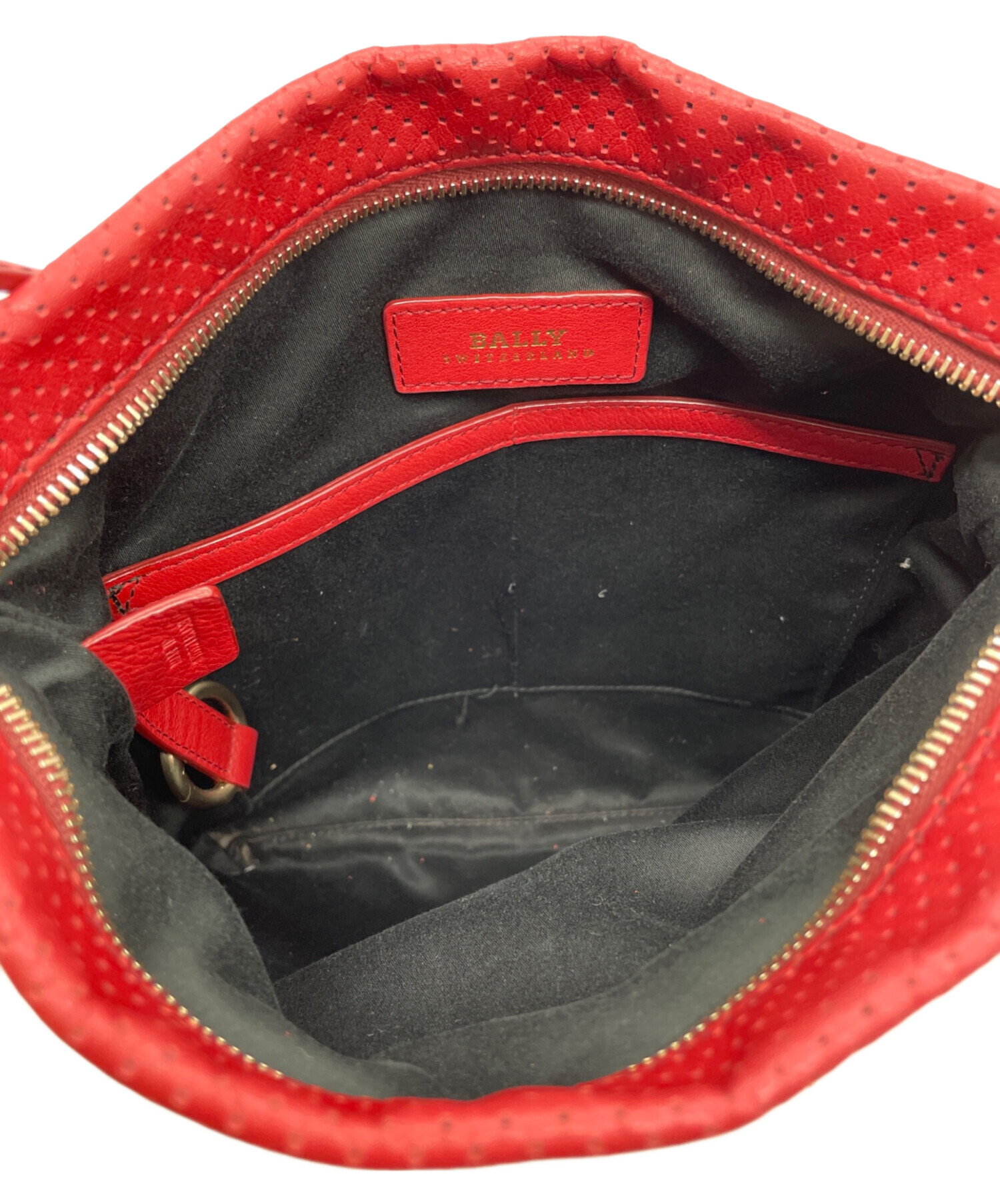 中古・古着通販】BALLY (バリー) パンチングショルダーバッグ レッド