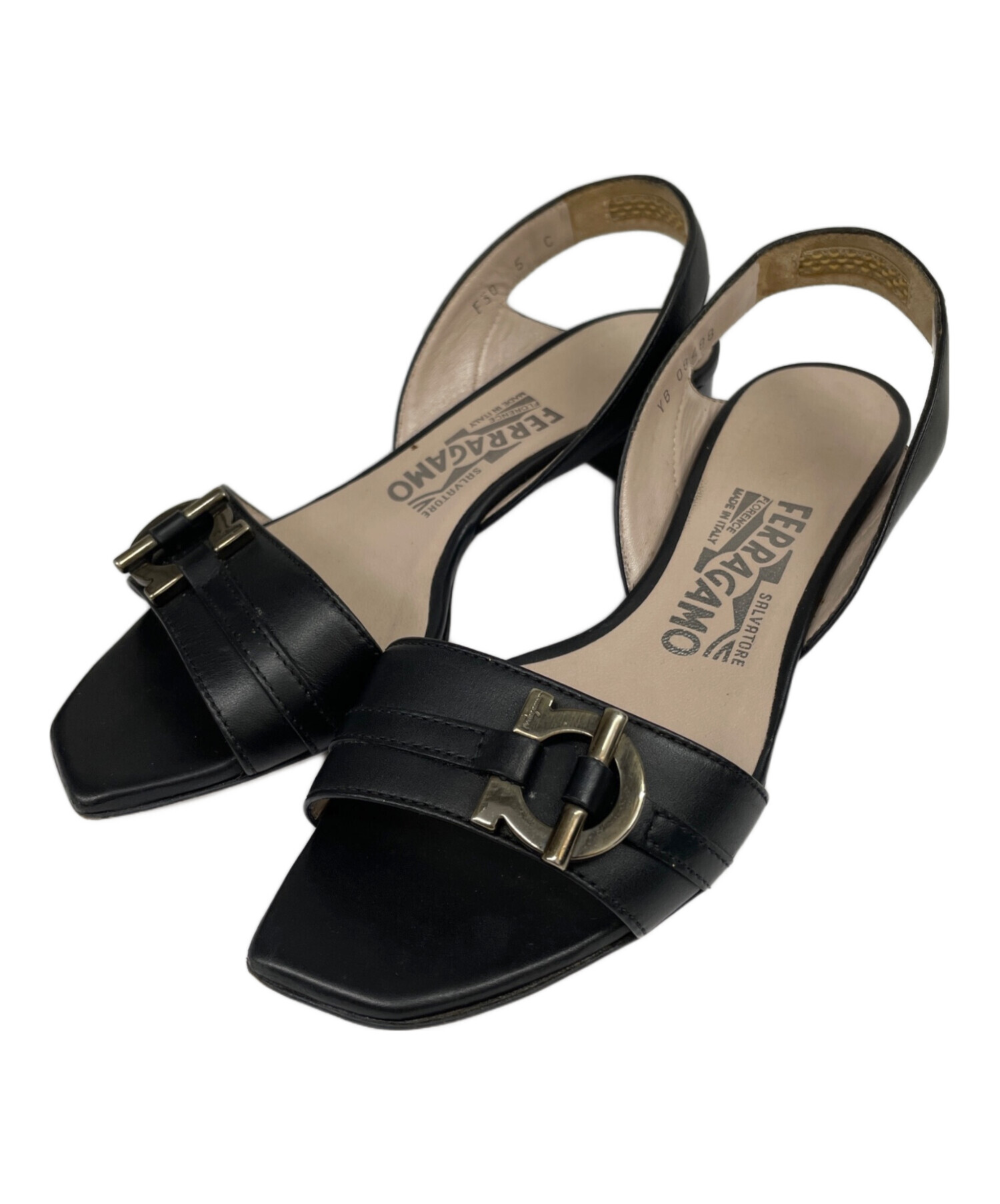 Salvatore Ferragamo ブラック サンダル　7 1/2 Salvatore Ferragamo ブラック サンダル 7 1/2 Salvatore