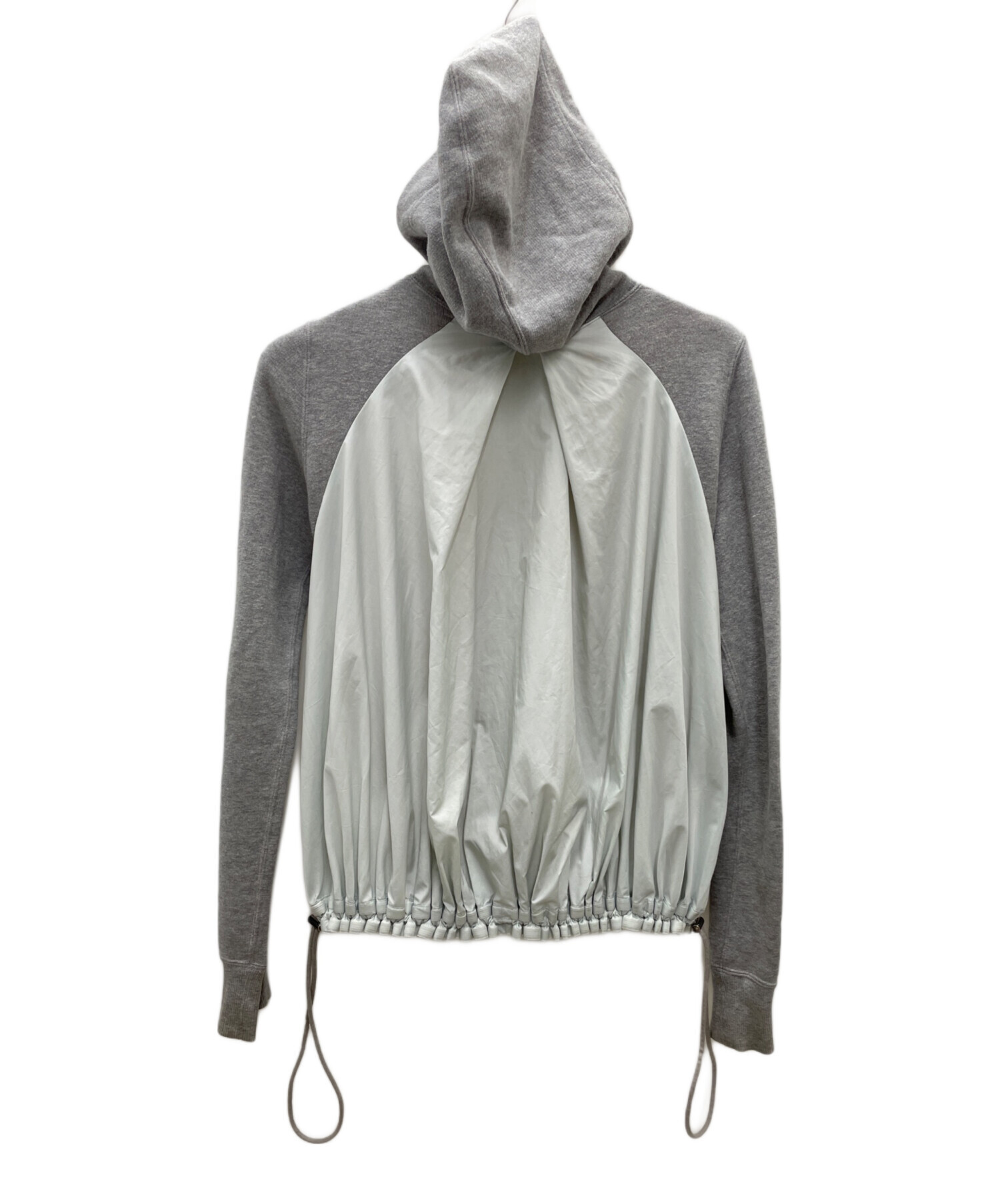 sacai グレー パーカー　サイズ2 sacai グレー パーカー サイズ2 sacai グレー パーカー サイズ2 sacai