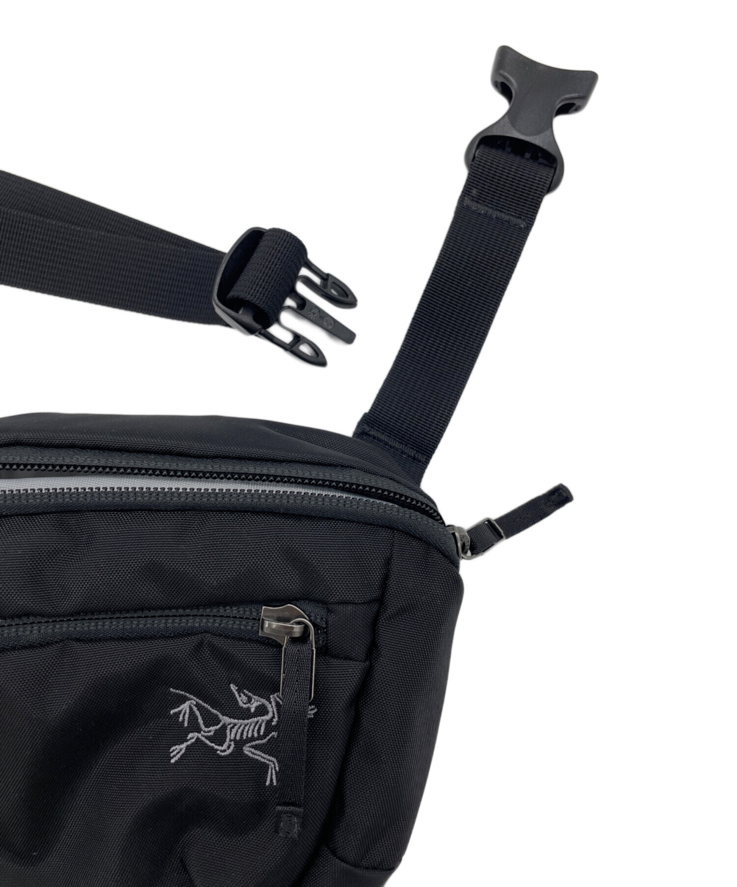 美品 arc'teryx ウエストポーチ 廃盤カラー 中古・古着通販】ARC'TERYX (アークテリクス) ウエストポーチ グレー