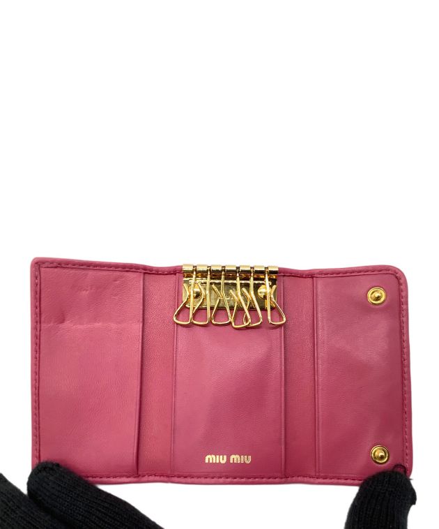 miu miu ピンク ケース 中古・古着通販】MIU MIU (ミュウミュウ) キーケース ショッキング