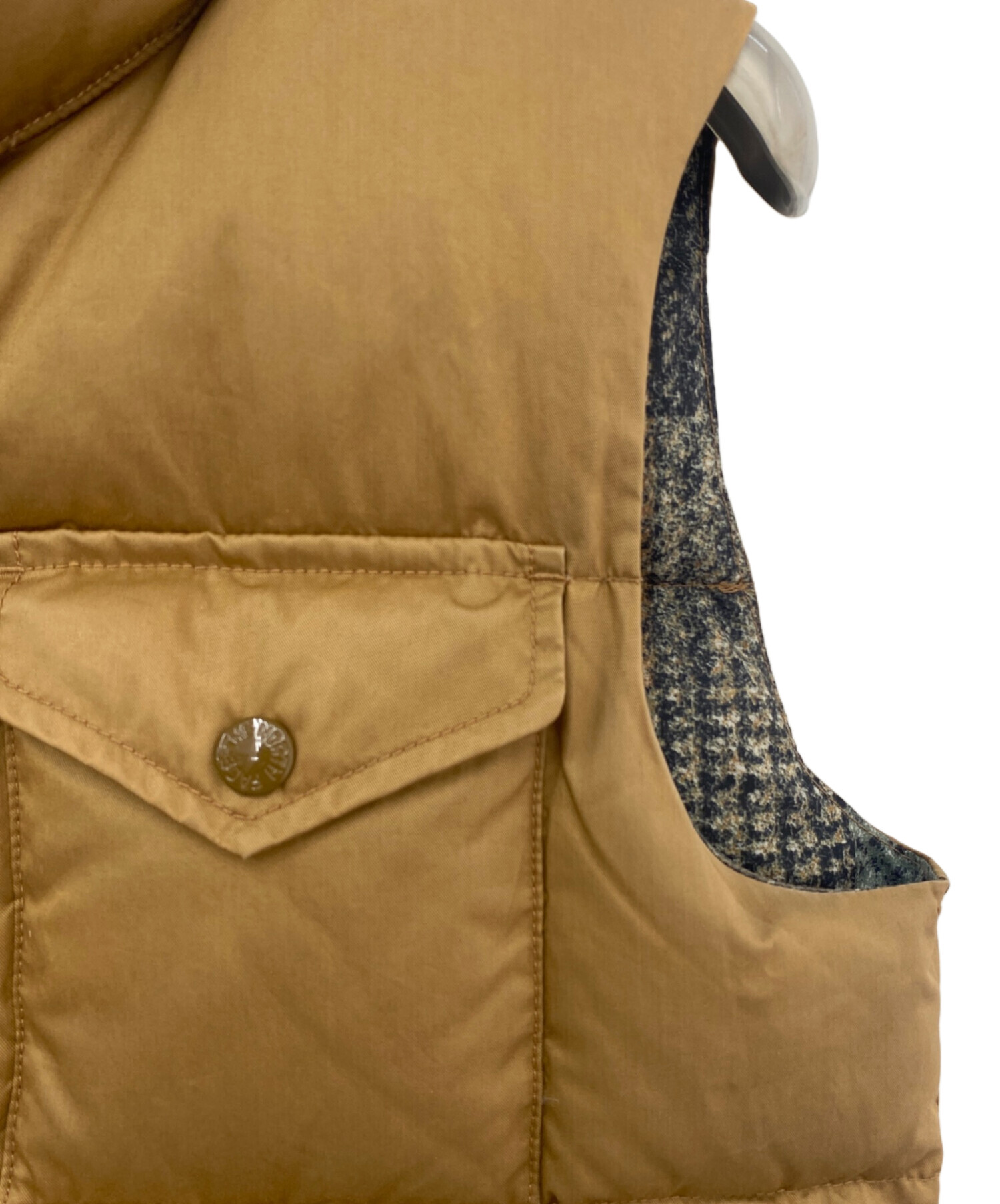 THE NORTH FACE ベージュ ダウンベスト THE NORTH FACE（ザ ノースフェイス） ダウンベスト メンズ Nuptse