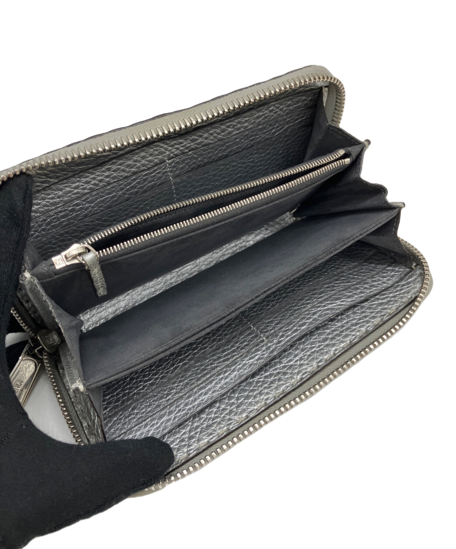 中古・古着通販】FENDI (フェンディ) 長財布 シルバー｜ブランド・古着