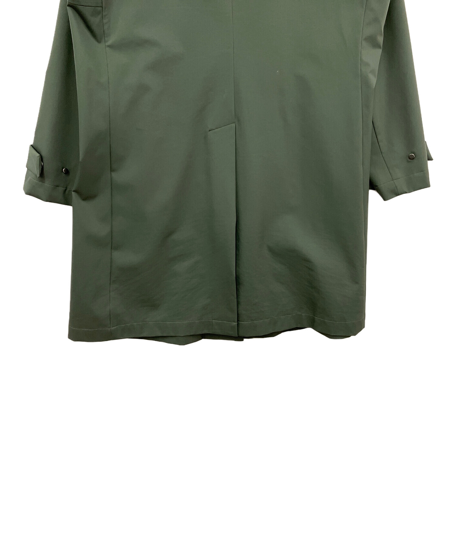 期間限定お値下げ DESCENTE コラボ ノーカラーコート モスグリーン 中古・古着通販】DESCENTE (デサント) ステンカラーコート グリーン