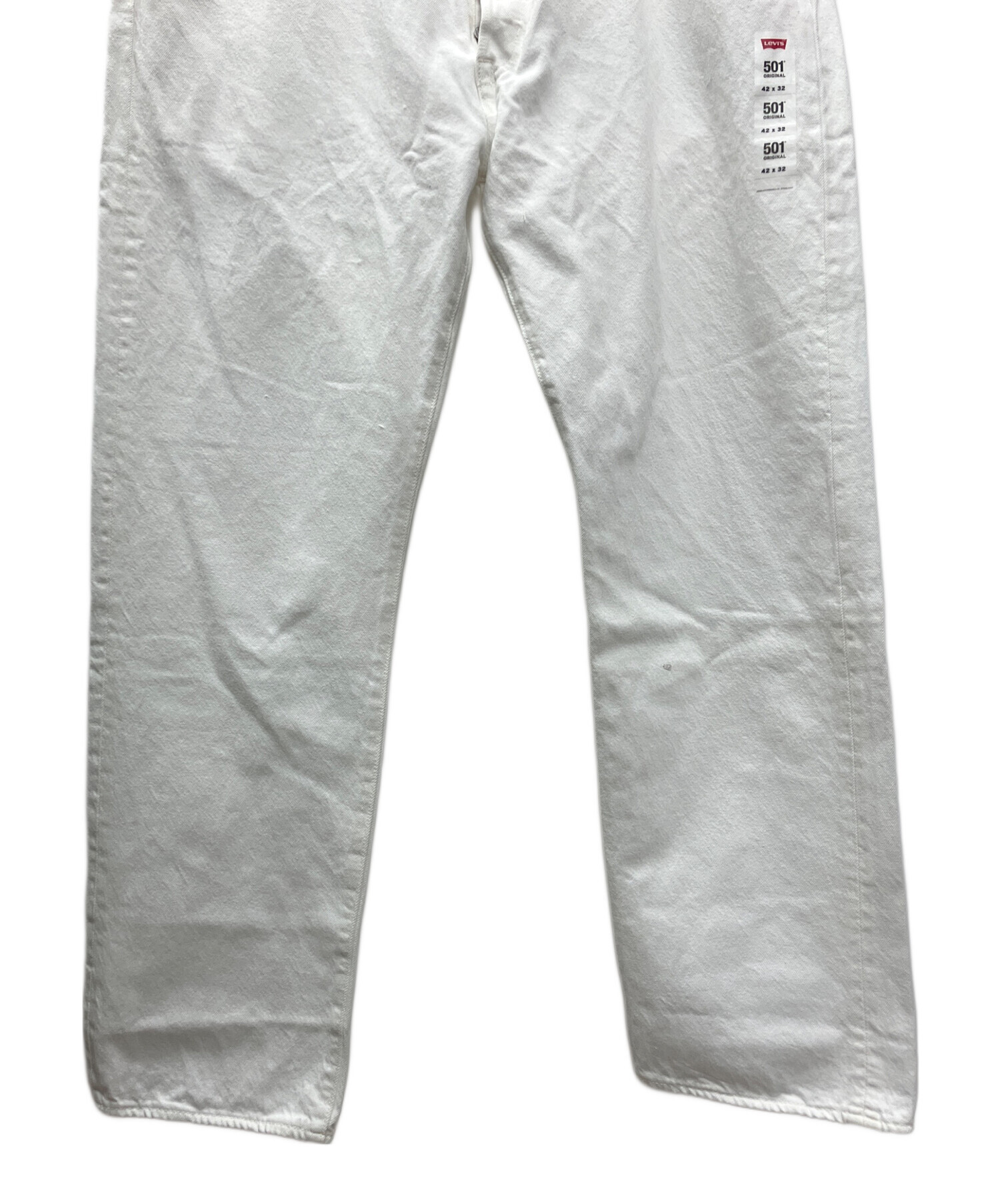 中古・古着通販】LEVI'S (リーバイス) ホワイトデニムパンツ ホワイト 中古・古着通販】LEVI'S (リーバイス) ホワイトデニムパンツ ホワイト