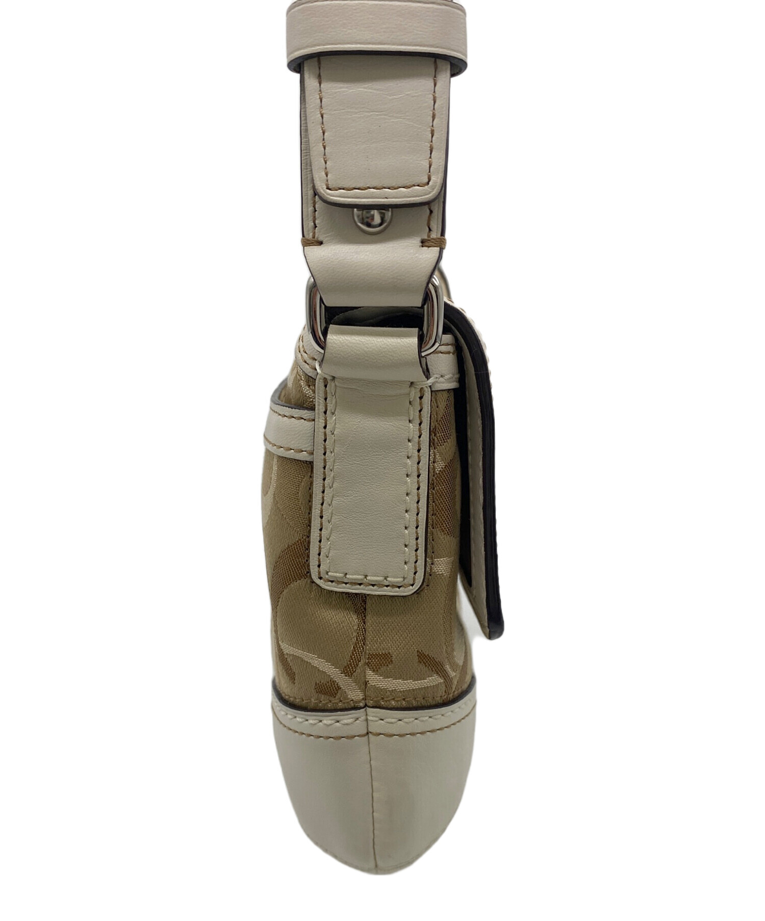 coach コーチ　 ショルダーバック　ベージュ 中古・古着通販】COACH (コーチ) ショルダーバッグ ベージュ｜ブランド