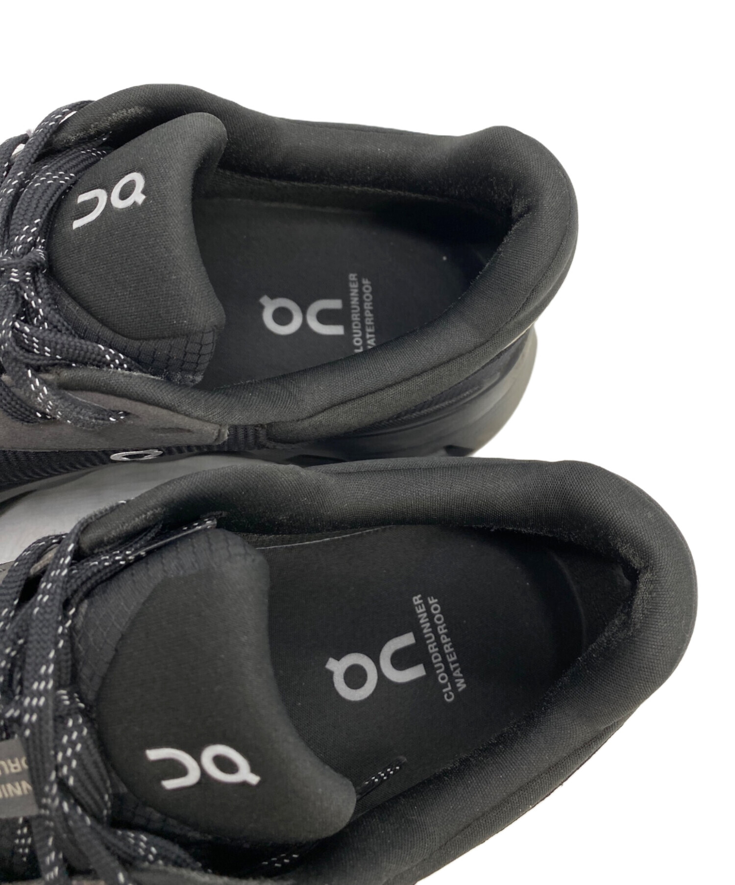 中古・古着通販】on (オン) Cloudrunner 2 Waterproof ブラック サイズ 
