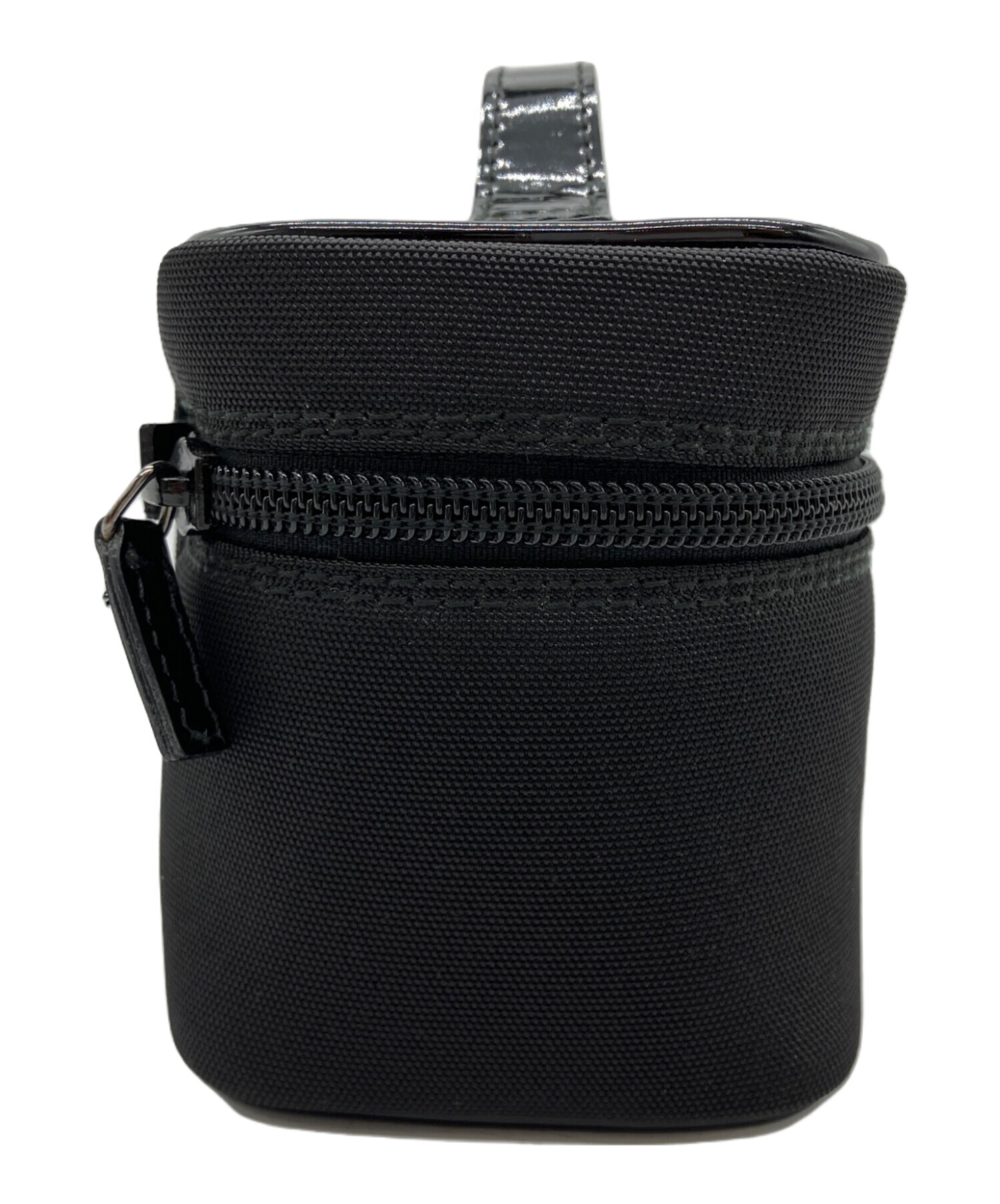 GUCCI ブラック ナイロン ポーチバニティ 中古・古着通販】GUCCI (グッチ) バニティポーチ ブラック｜ブランド