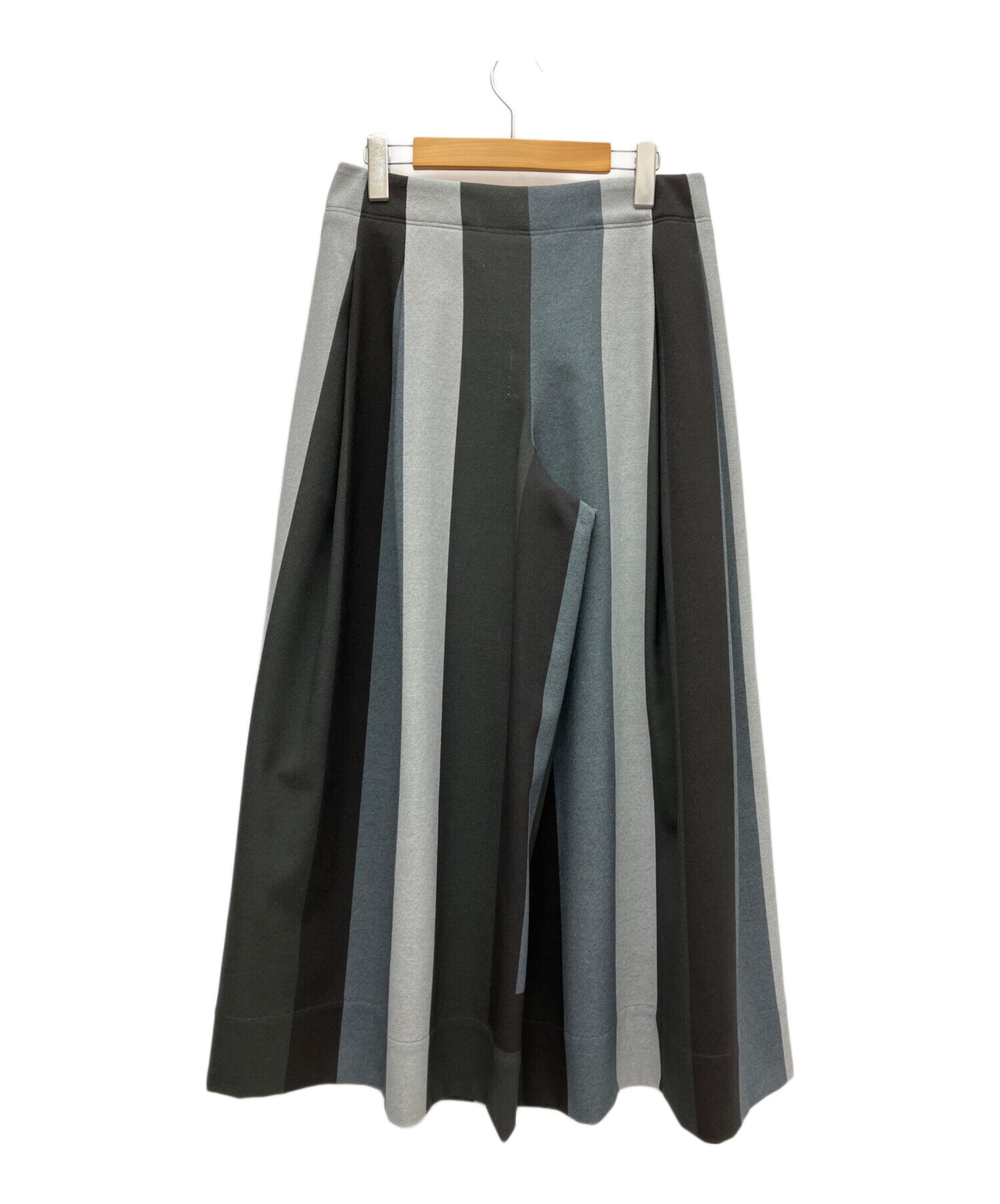 me ISSEY MIYAKE イッセイミヤケ ワイドパンツ (ブルーグレー) 中古・古着通販】ISSEY MIYAKE (イッセイミヤケ) ワイドパンツ