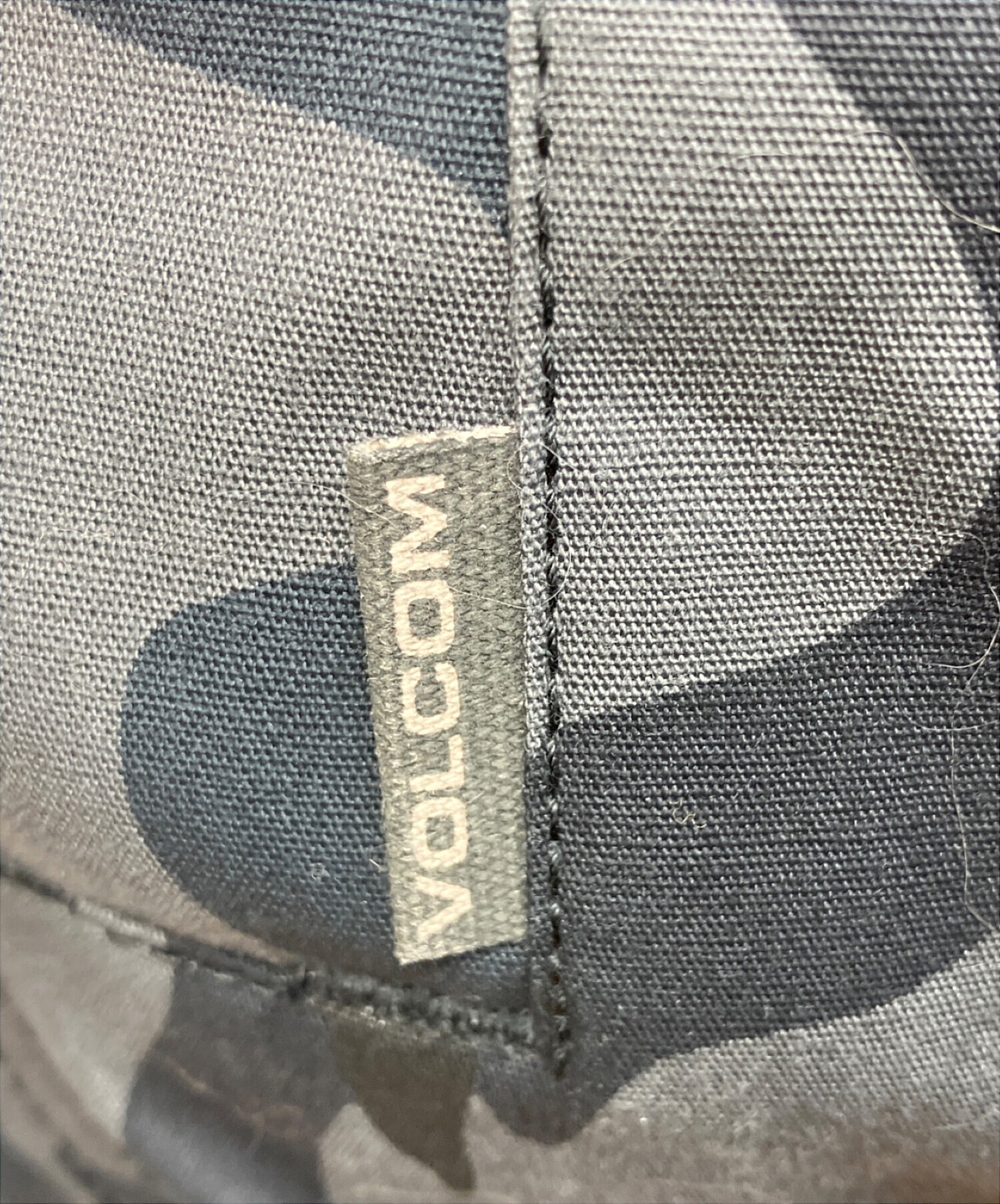 中古・古着通販】VOLCOM (ボルコム) 迷彩フードジャケット ネイビー 