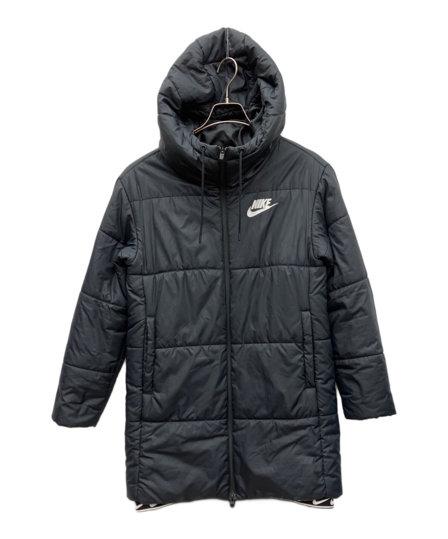 【新品・未使用】Nike ブラック フード付きジャケット ナイキ NIKE 黒 中綿100% 11000円 アウター ブラック ジャケット