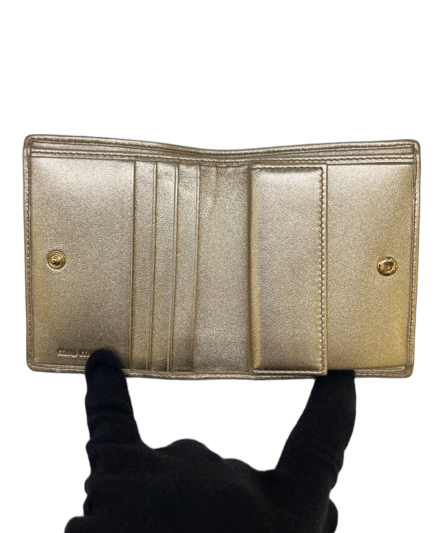 中古・古着通販】MIU MIU (ミュウミュウ) 2つ折り財布 ゴールド
