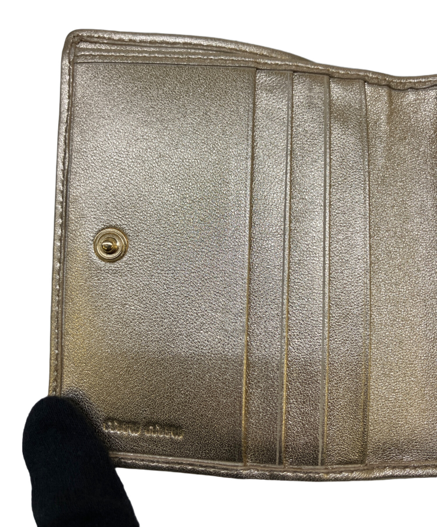 中古・古着通販】MIU MIU (ミュウミュウ) 2つ折り財布 ゴールド