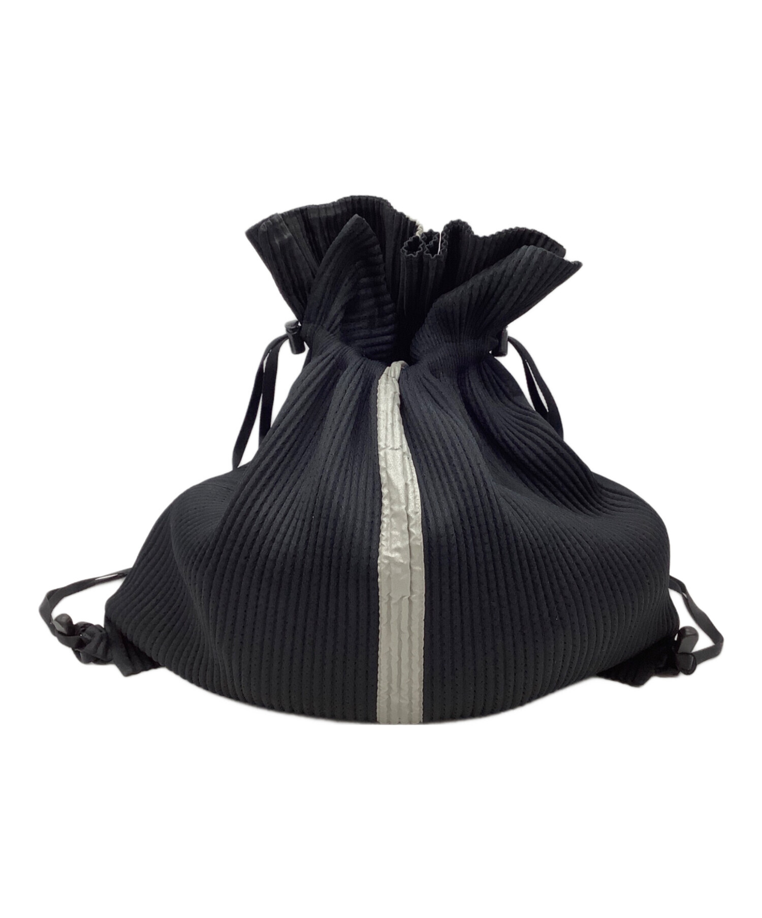 美品 ISSEY MIYAKE イッセイミヤケ★プリーツ 巾着 ワンショルダー 中古・古着通販】ISSEY MIYAKE (イッセイミヤケ) プリーツ 巾着バッグ