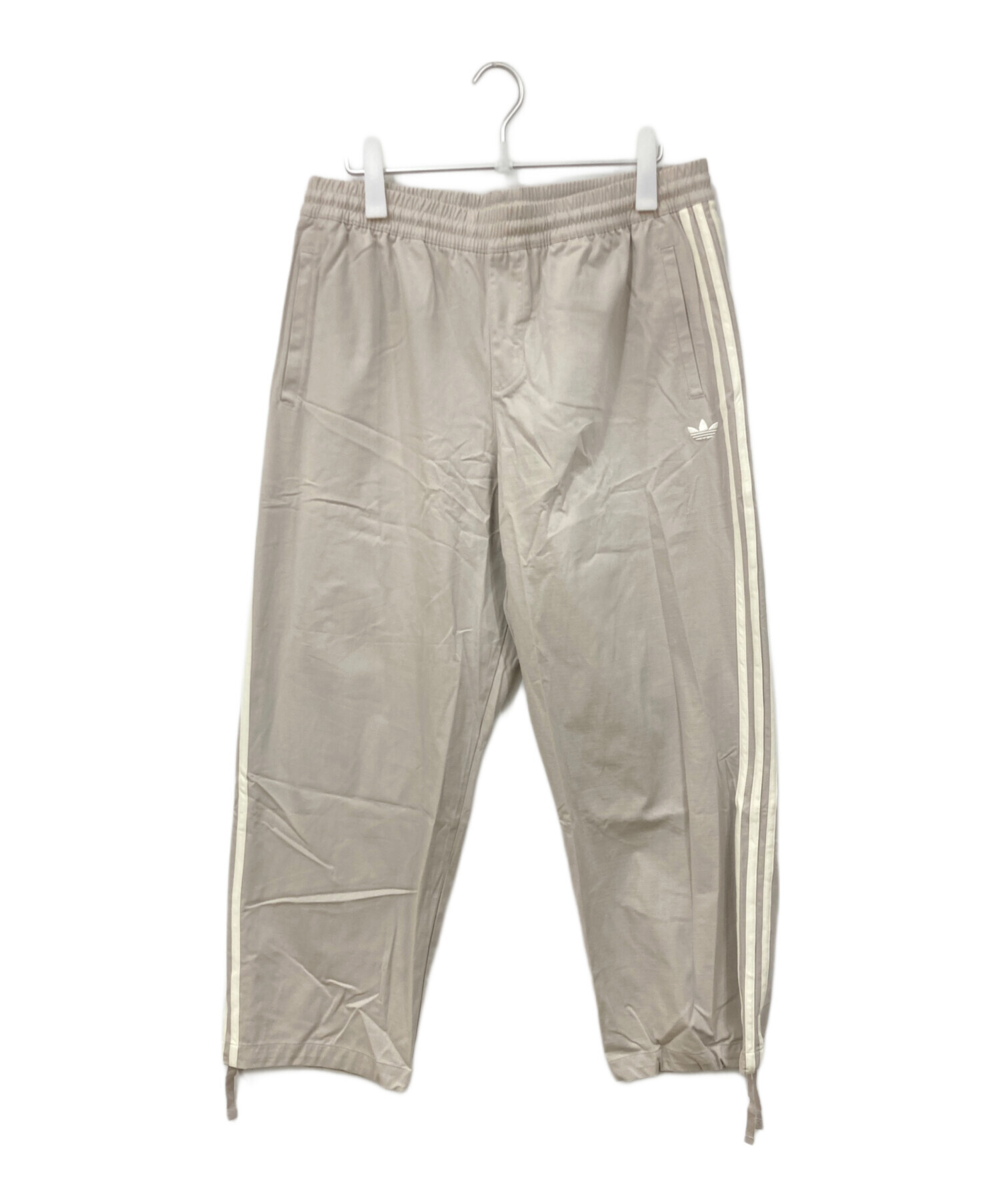 【希少】80s adidas トラックパンツ　フレア　デサント製ベージュ old 中古・古着通販】adidas (アディダス) トラックパンツ ベージュ サイズ