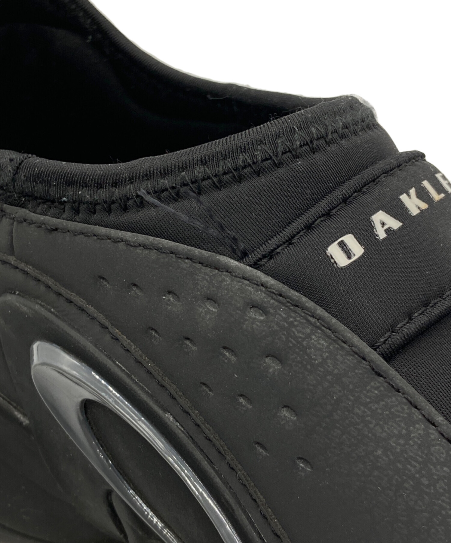 中古・古着通販】OAKLEY (オークリー) スニーカー ブラック サイズ 