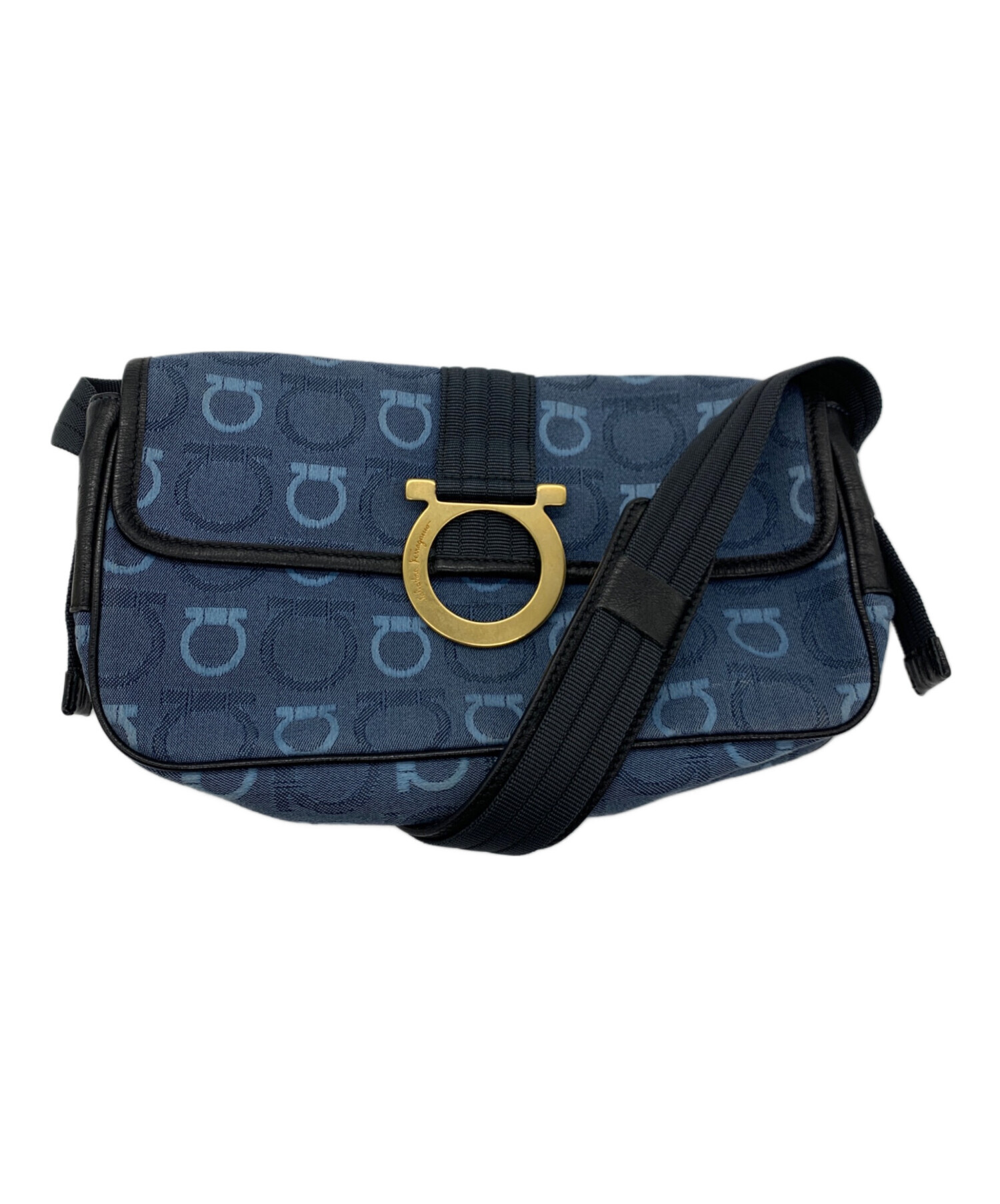 Salvatore Ferragamo ショルダーバッグ  青 【古着】【中古】【送料無料】 中古・古着通販】Salvatore Ferragamo (サルヴァトーレ フェラガモ