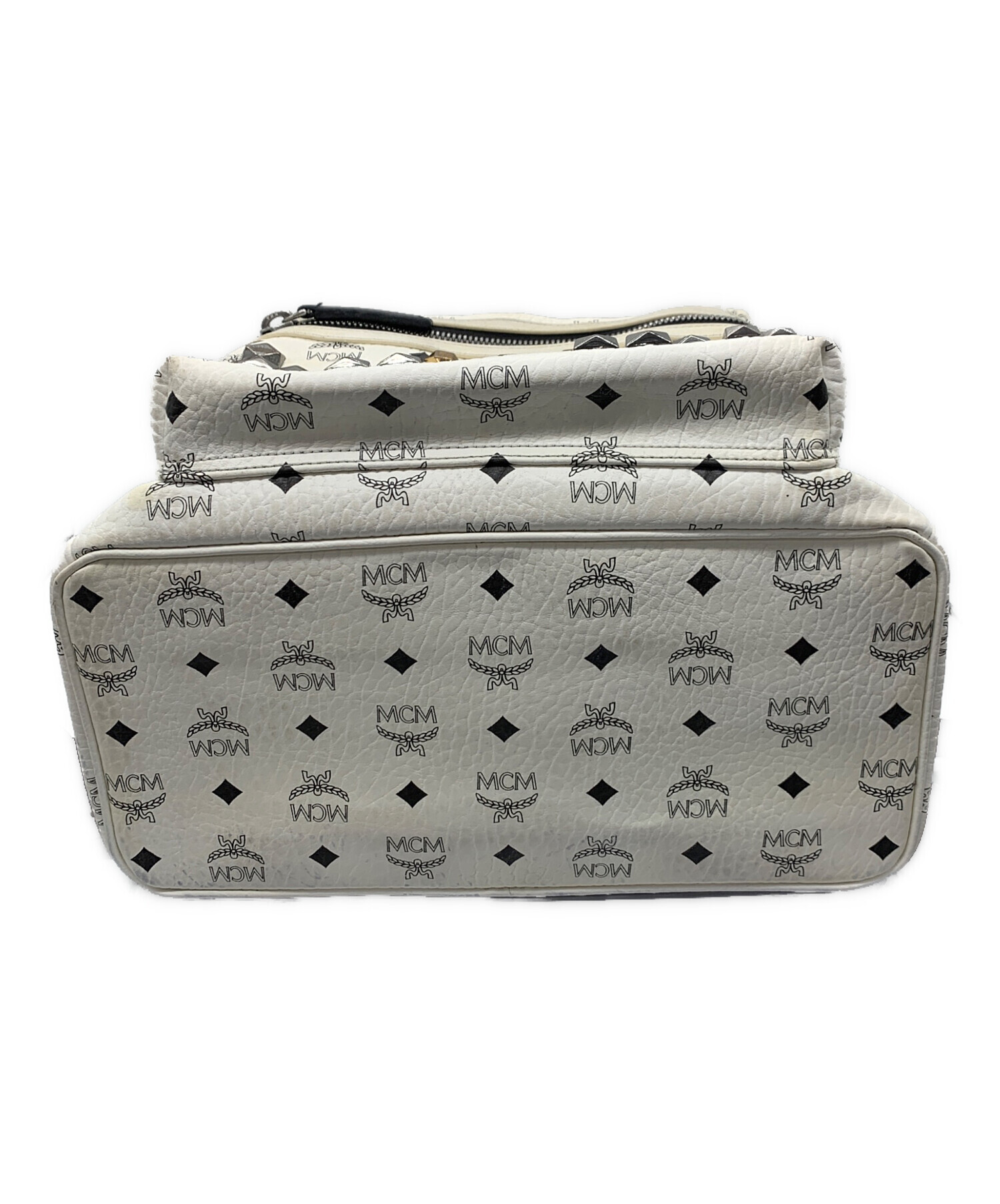 中古・古着通販】MCM (エムシーエム) スタッズリュック ホワイト