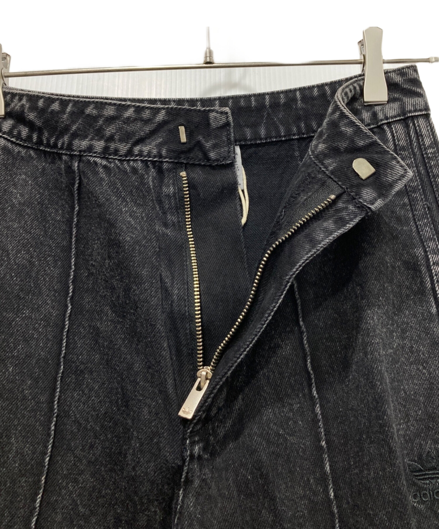 中古・古着通販】adidas (アディダス) デニムパンツ ブラック サイズ 