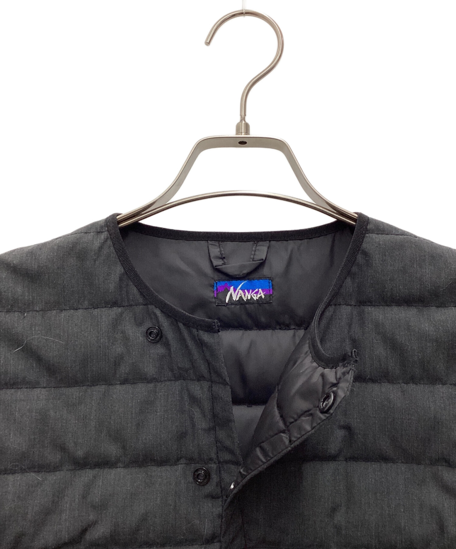 中古・古着通販】NANGA (ナンガ) ノーカラーダウンジャケット グレー 