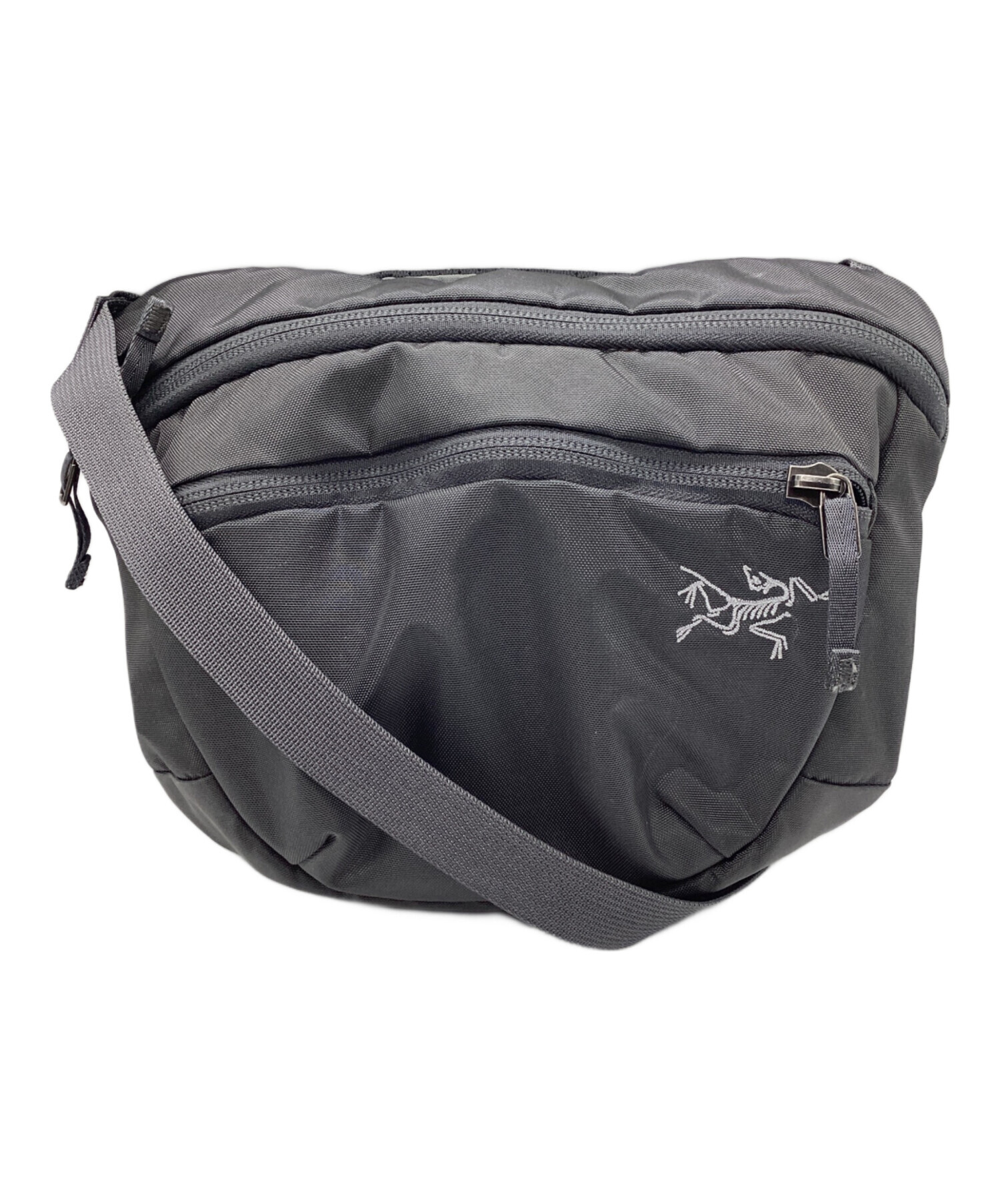 ARC'TERYX ショルダーバッグ グレー 中古・古着通販】ARC'TERYX (アークテリクス) ショルダーバッグ