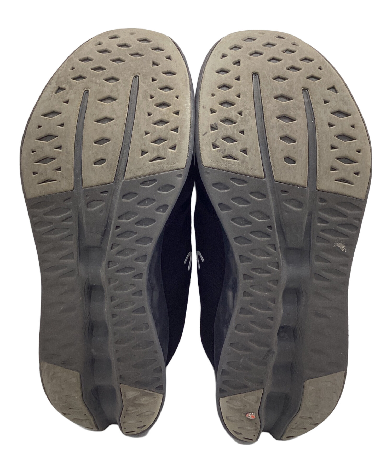 中古・古着通販】On (オン) ローカットスニーカー Cloudsurfer 
