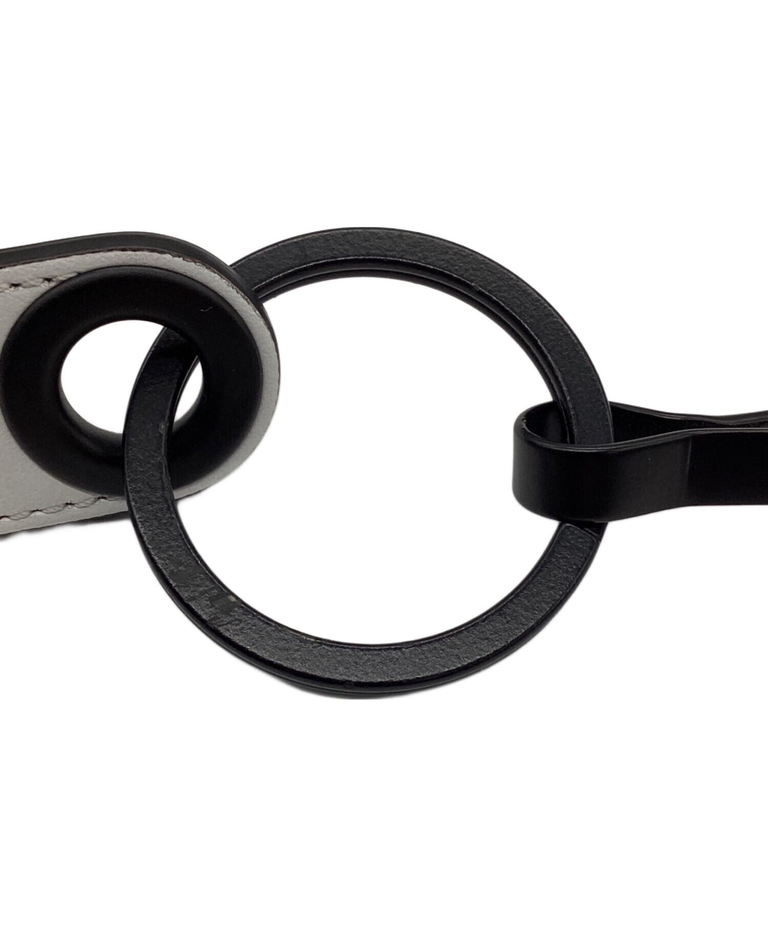 お値下げ中！Maison Margiela タグ型キーホルダー ブラック 中古・古着通販】Maison Margiela (メゾンマルジェラ) キーホルダー