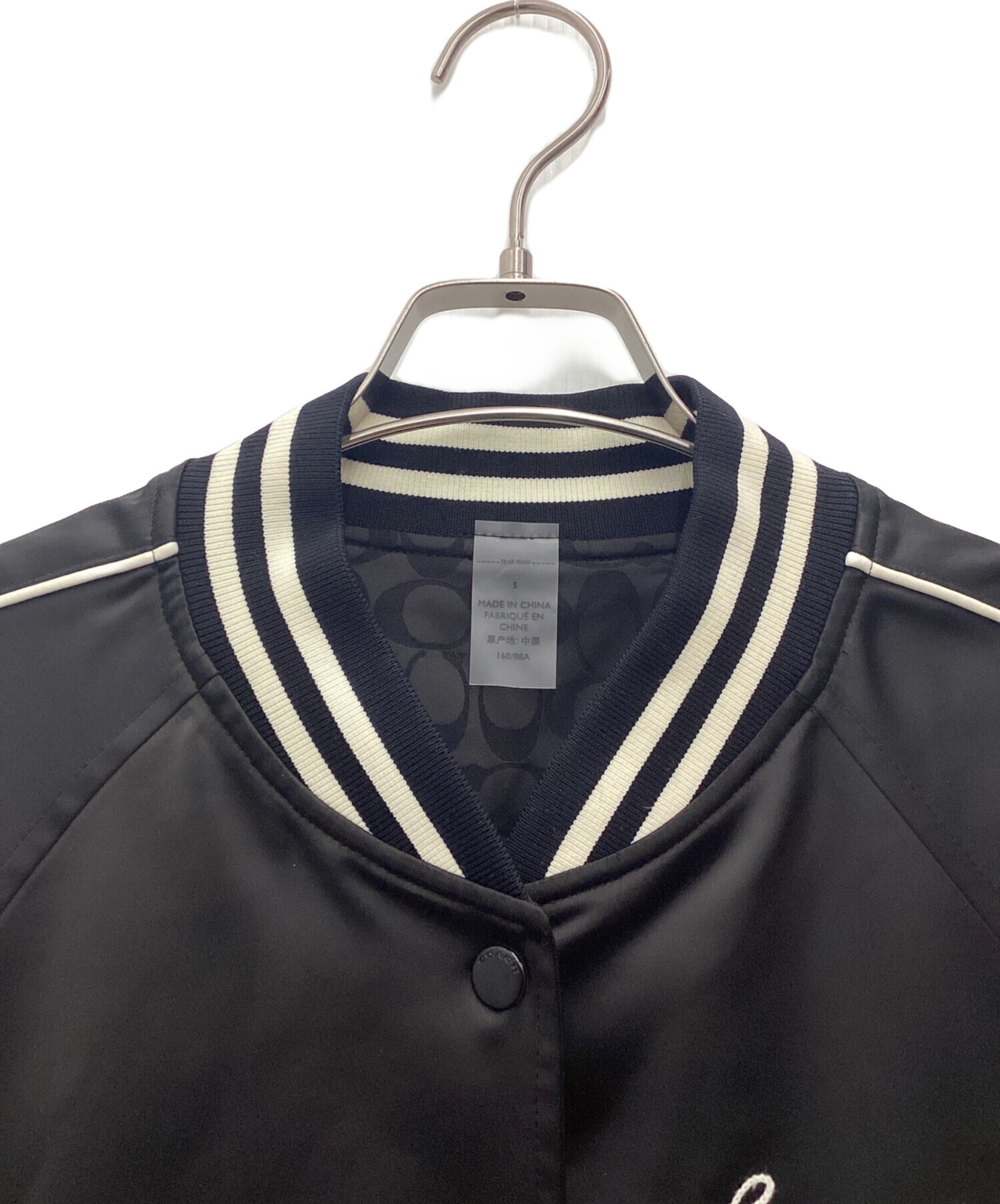新品　未使用　COACH コーチ　シグネチャー スーベニア ジャケット 中古・古着通販】COACH (コーチ) リバーシブル シグネチャー