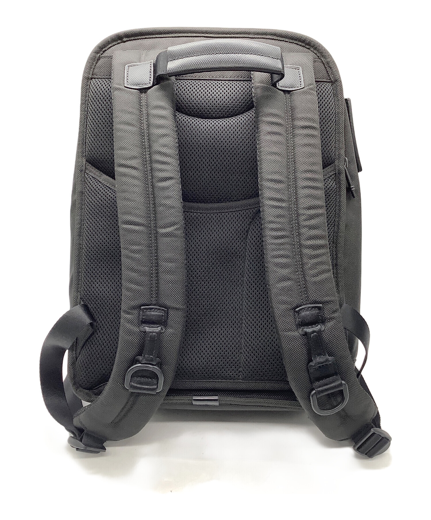 未使用 TUMI トゥミ バックパック 中古・古着通販】TUMI (トゥミ) スリム・バックパック ブラック