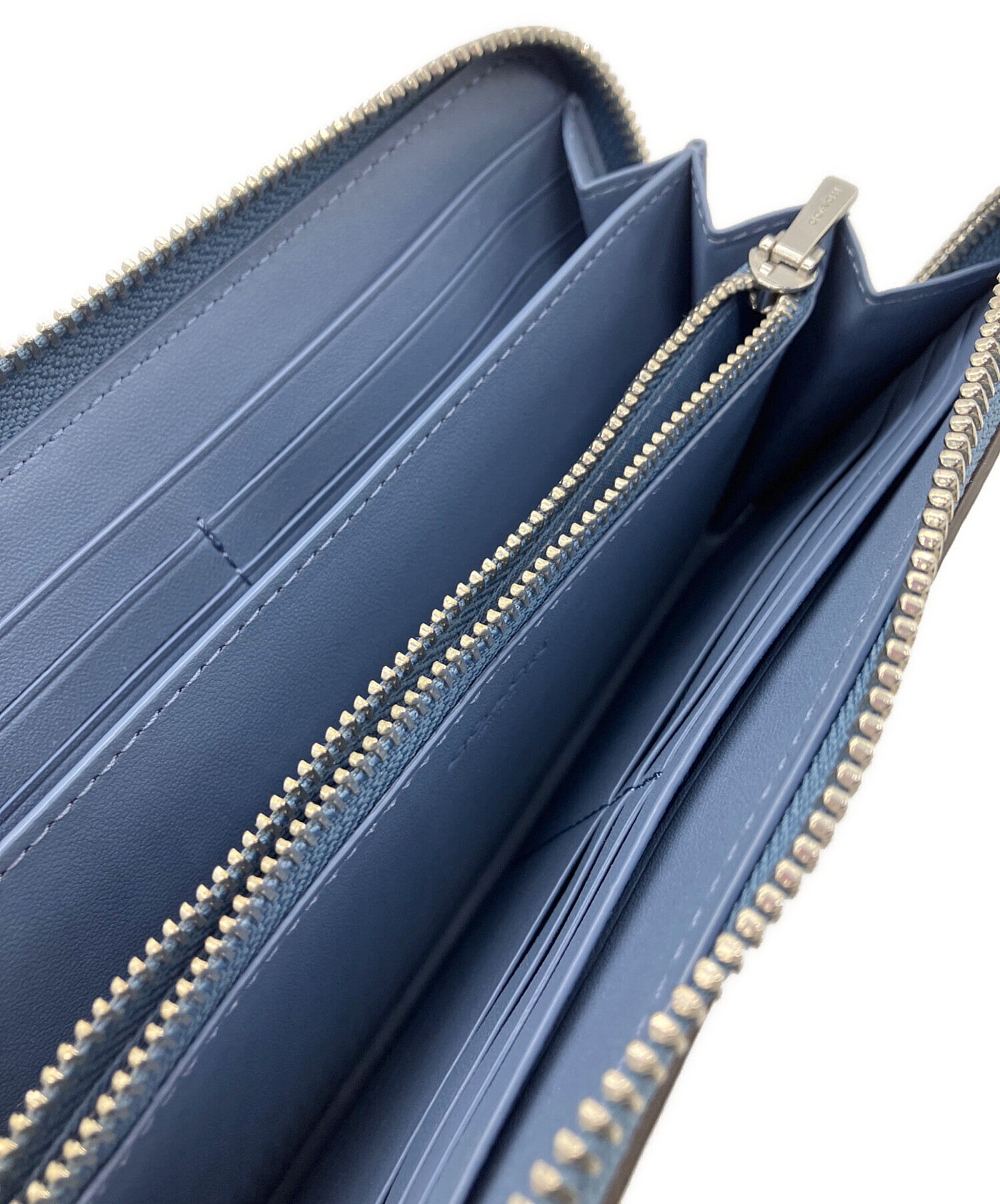 【新品未使用品】COACH ラウンドファスナー 長財布 ブルー×ベージュ 中古・古着通販】COACH (コーチ) ラウンドファスナー財布 COACH ブルー