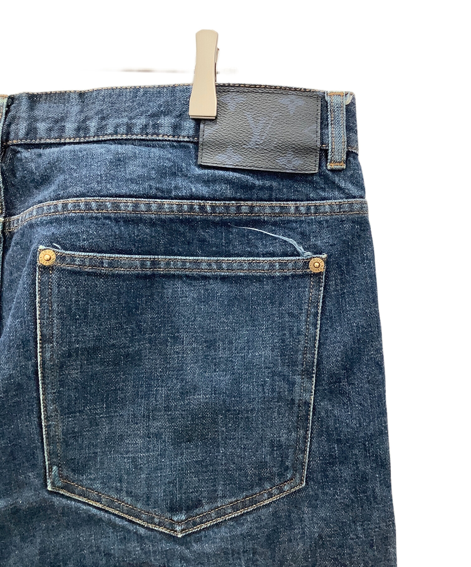 ルイヴィトン 30 デニムパンツ ロゴプレート インディゴ　現行タグ　L相当 中古・古着通販】LOUIS VUITTON (ルイ ヴィトン) デニムパンツLOUIS