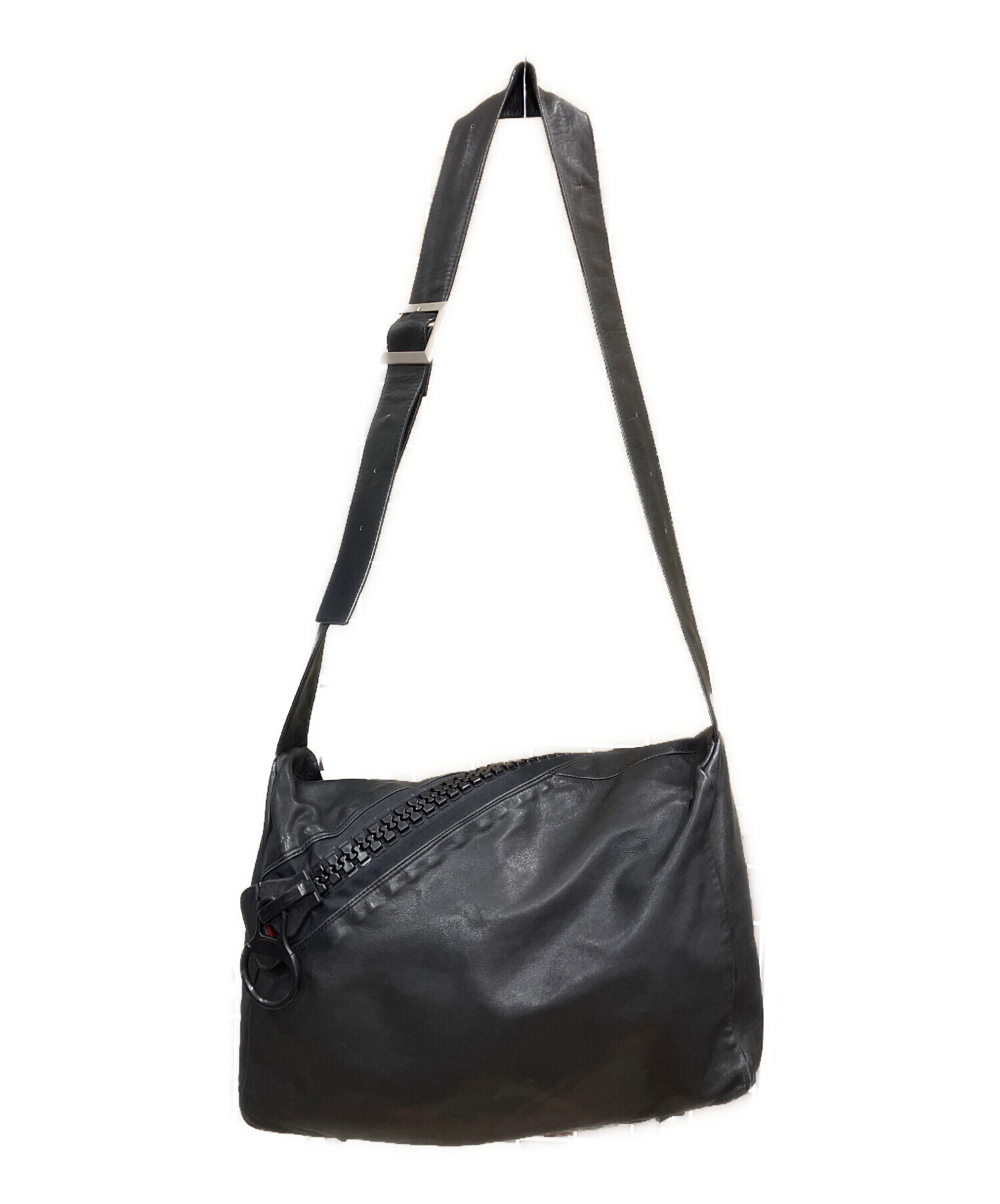 中古・古着通販】kawa-kawa (カワカワ) ビッグジッパーショルダー