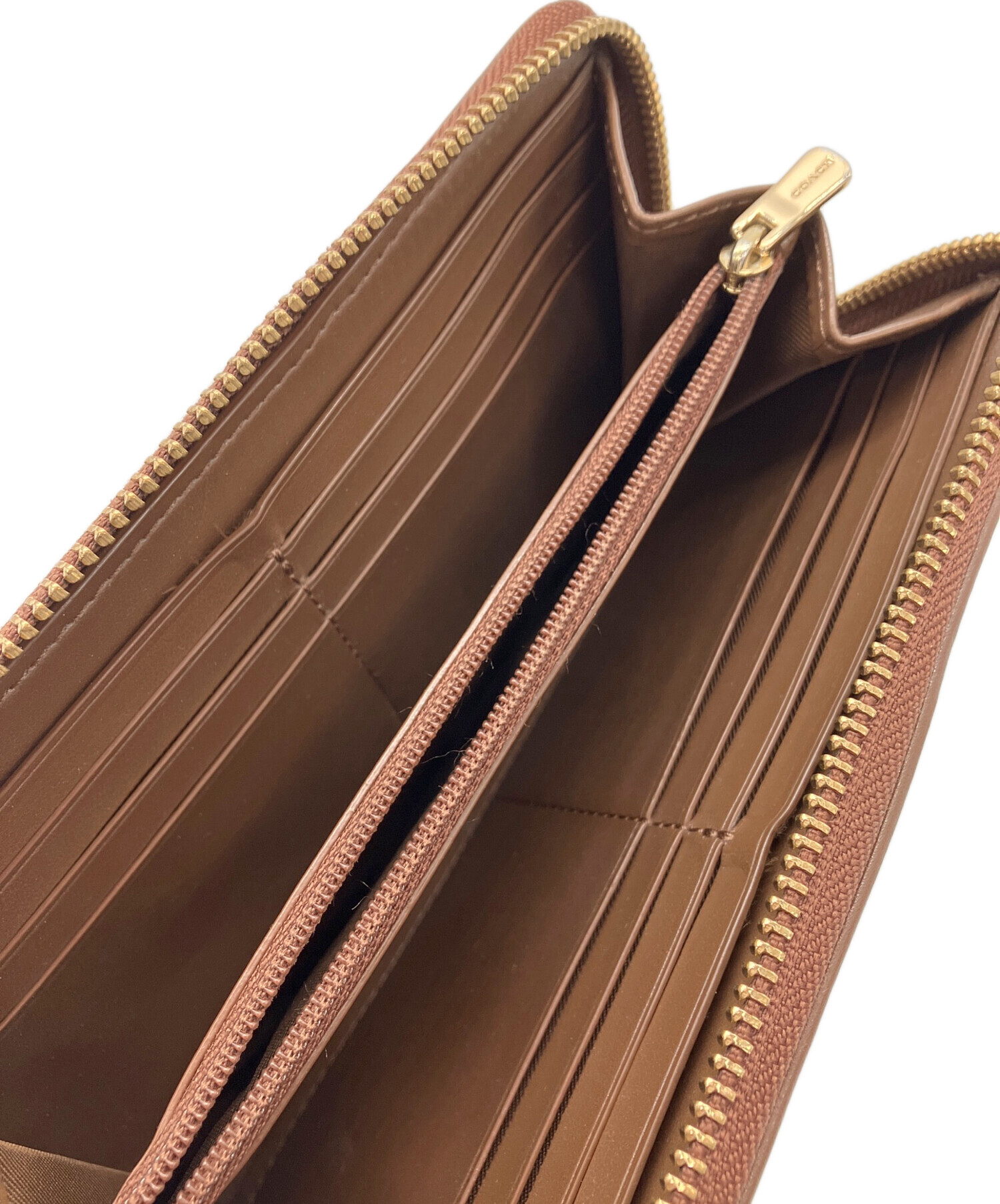 COACH(コーチ)のラウンドファスナー財布が買取入荷いたしました！！ 中古・古着通販】COACH (コーチ) ラウンドファスナー財布｜ブランド