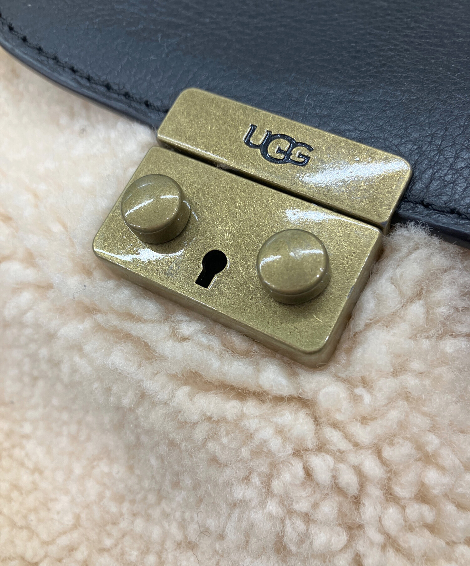 中古・古着通販】UGG (アグ) シープスキンリュック UGG ホワイト