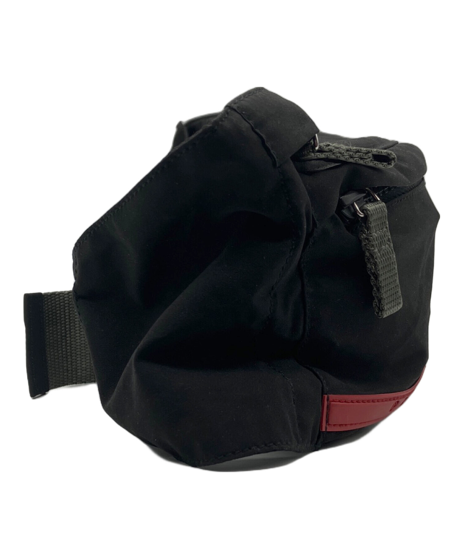中古・古着通販】PRADA (プラダ) ウエストバッグ ブラック｜ブランド