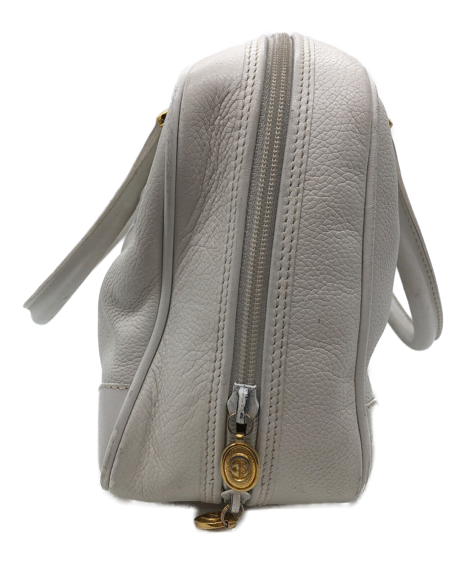 中古・古着通販】GUCCI (グッチ) エンボスロゴハンドバッグ ホワイト 
