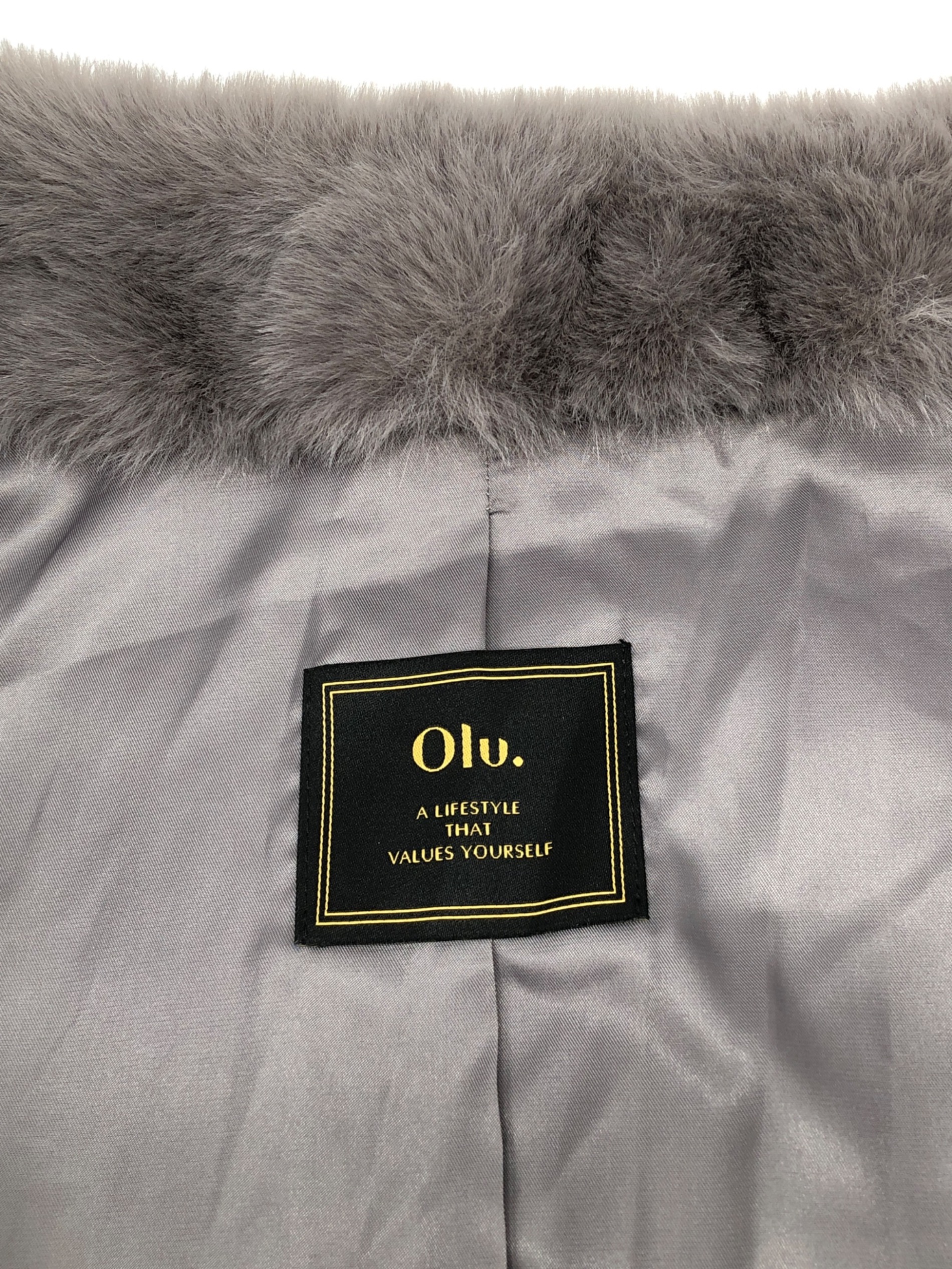 中古・古着通販】Olu. (オルドット) フェイクファーペプラムコート