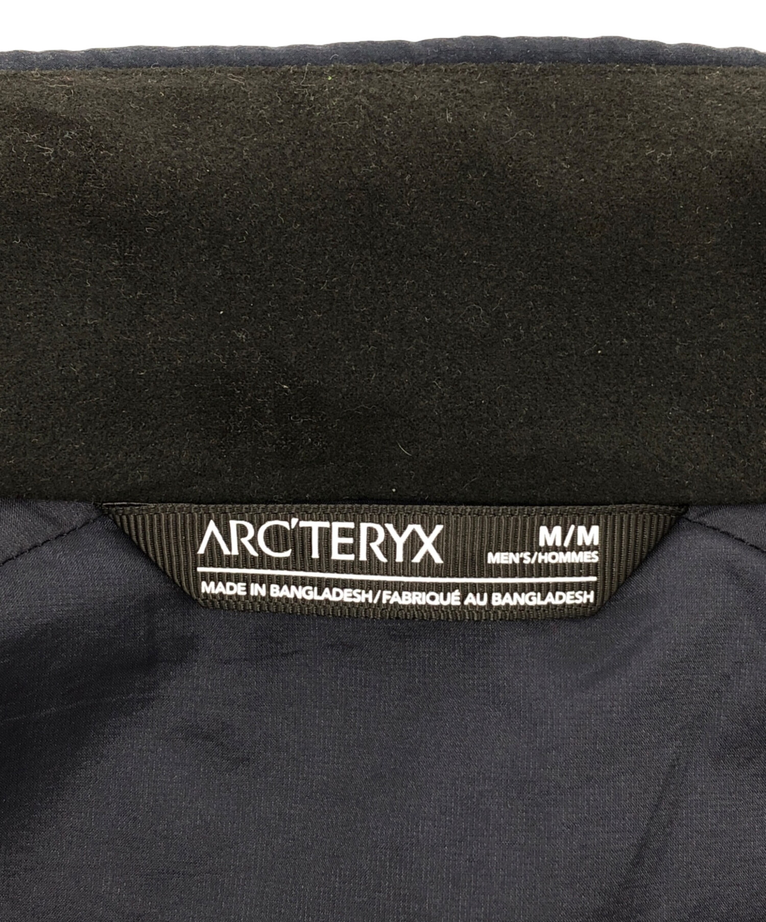 アークテリクス ARC’TERYX ナイロンジャケット ATOM 古着 ネイビー ARC'TERYX（アークテリクス） ナイロンジャケット ARC'TERYX / Atom