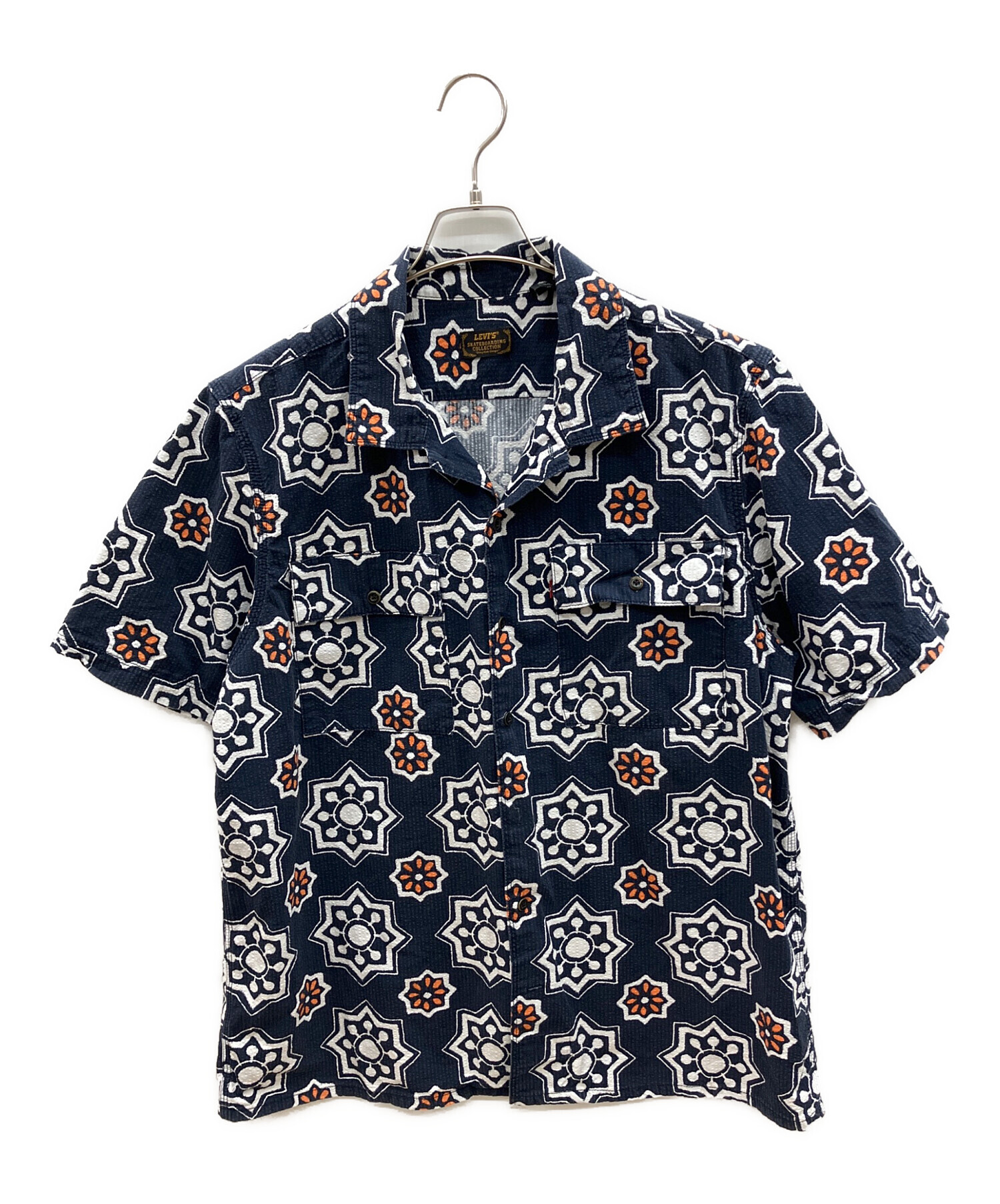 ユキトリイ:花柄ジープリーズ半袖シャツ 中古・古着通販】LEVI'S (リーバイス) 半袖シャツ 花柄 ネイビー