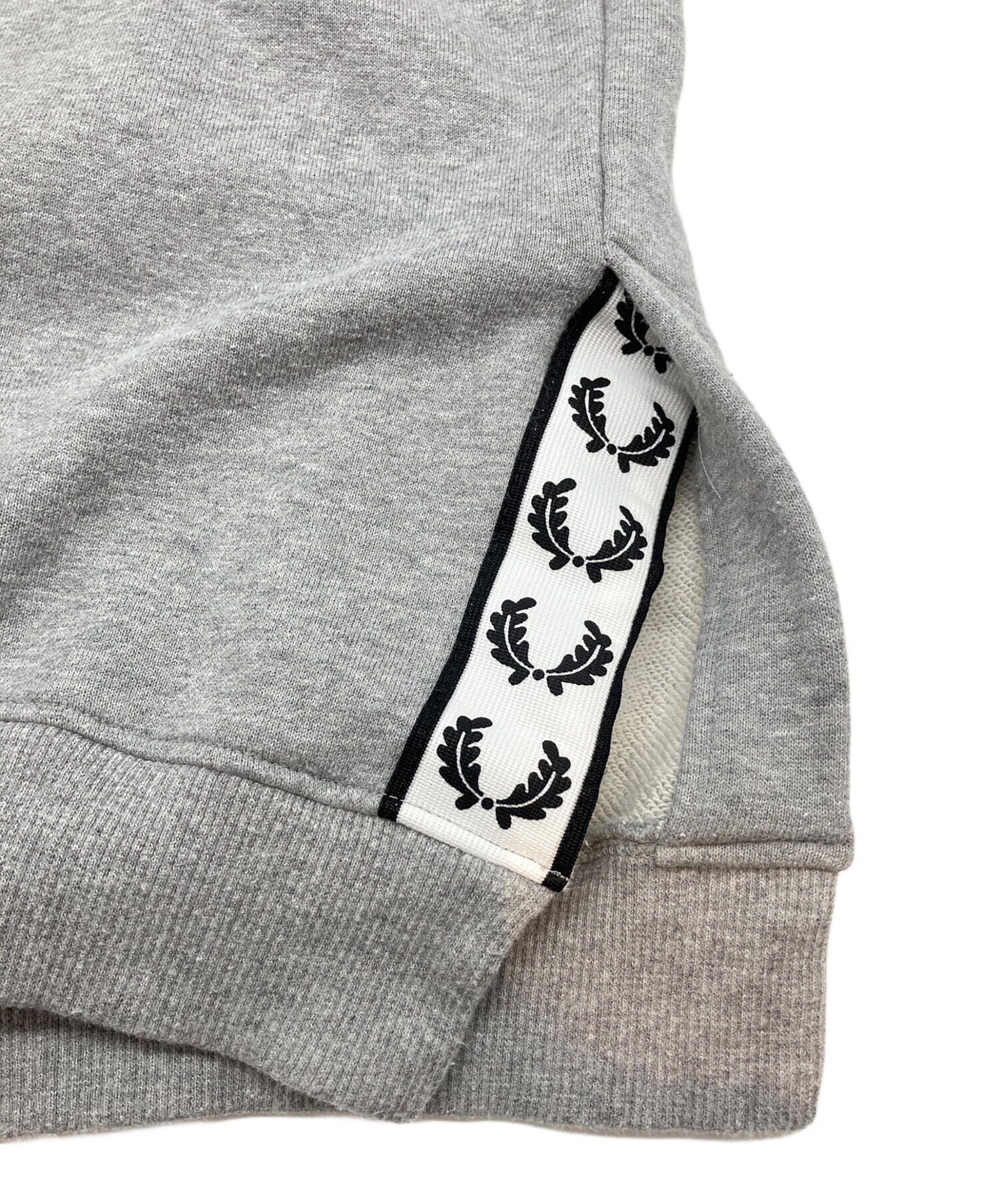 FRED PERRY ライトグレー トレーナー 中古・古着通販】FRED PERRY (フレッドペリー) スウェットジャケット