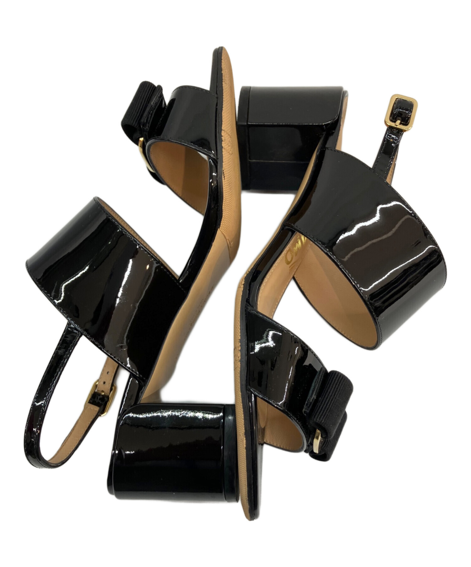 サルヴァトーレ フェラガモ サンダル　エナメル　ブラック　GIULIA 1 中古・古着通販】Salvatore Ferragamo (サルヴァトーレ フェラガモ