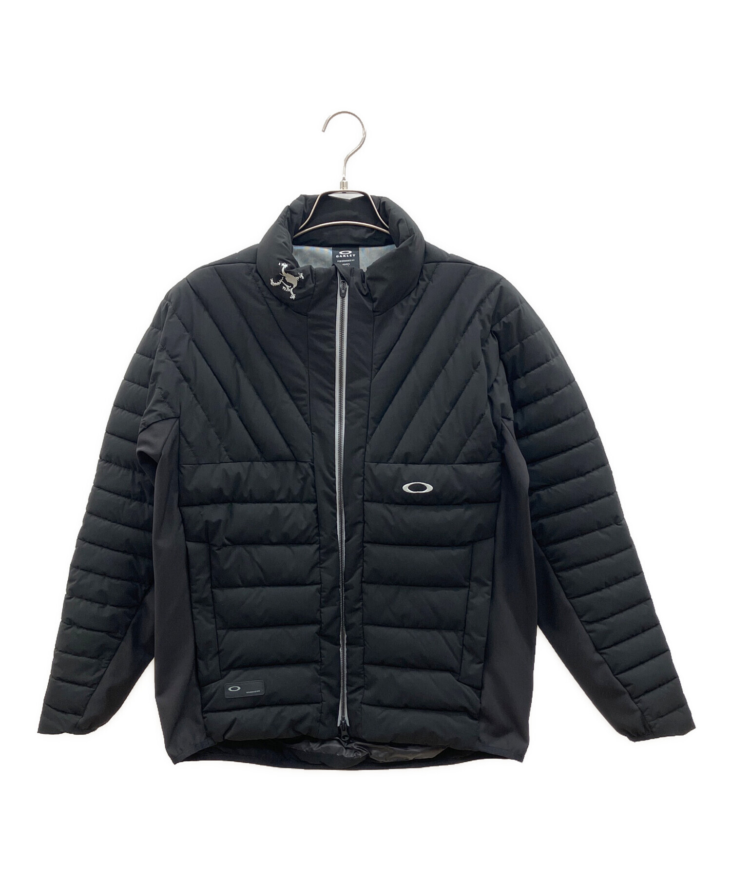 【美品】OAKLEY 中綿ハイブリッドジャケット ゴルフFOA404253 古着 中古・古着通販】OAKLEY (オークリー) 中綿ジャケット FA23 ブラック